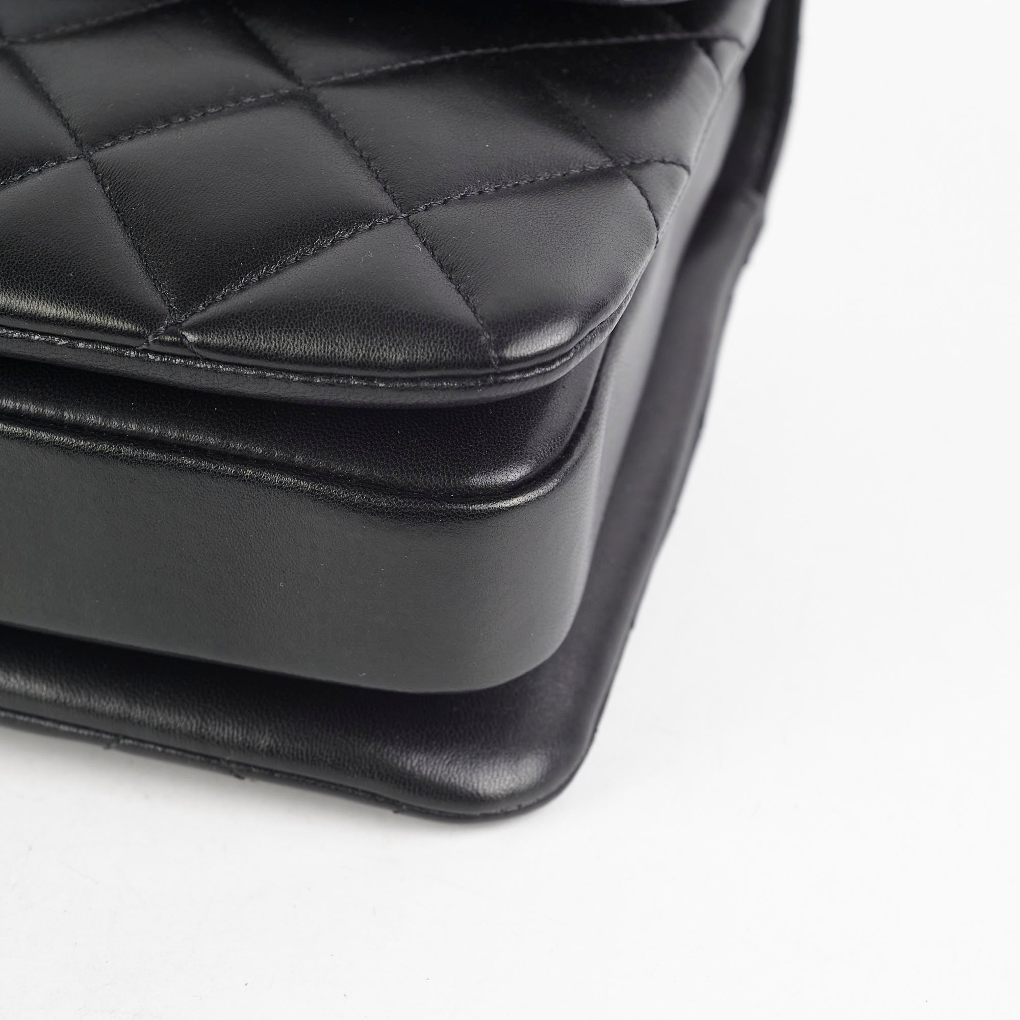 Chanel Trendy CC Black Microchip Leather Wallet on Chain - Luxury Crossbody Bag for Women, Perfect for Evening Parties & Date Nights