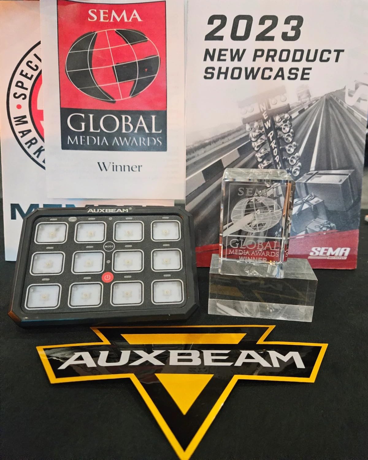 Auxbeam 12 Gang Switch Panel Bluetooth RGB AC-1200 with APP & Remote Control - Toggle/Momentary/Pulsed Switch Pod for Truck, Offroad, UTV, ATV, Car, Marine (12-24V Waterproof) - Perfect for Off-Roading, Camping & Marine Adventures - 2 Year Warranty