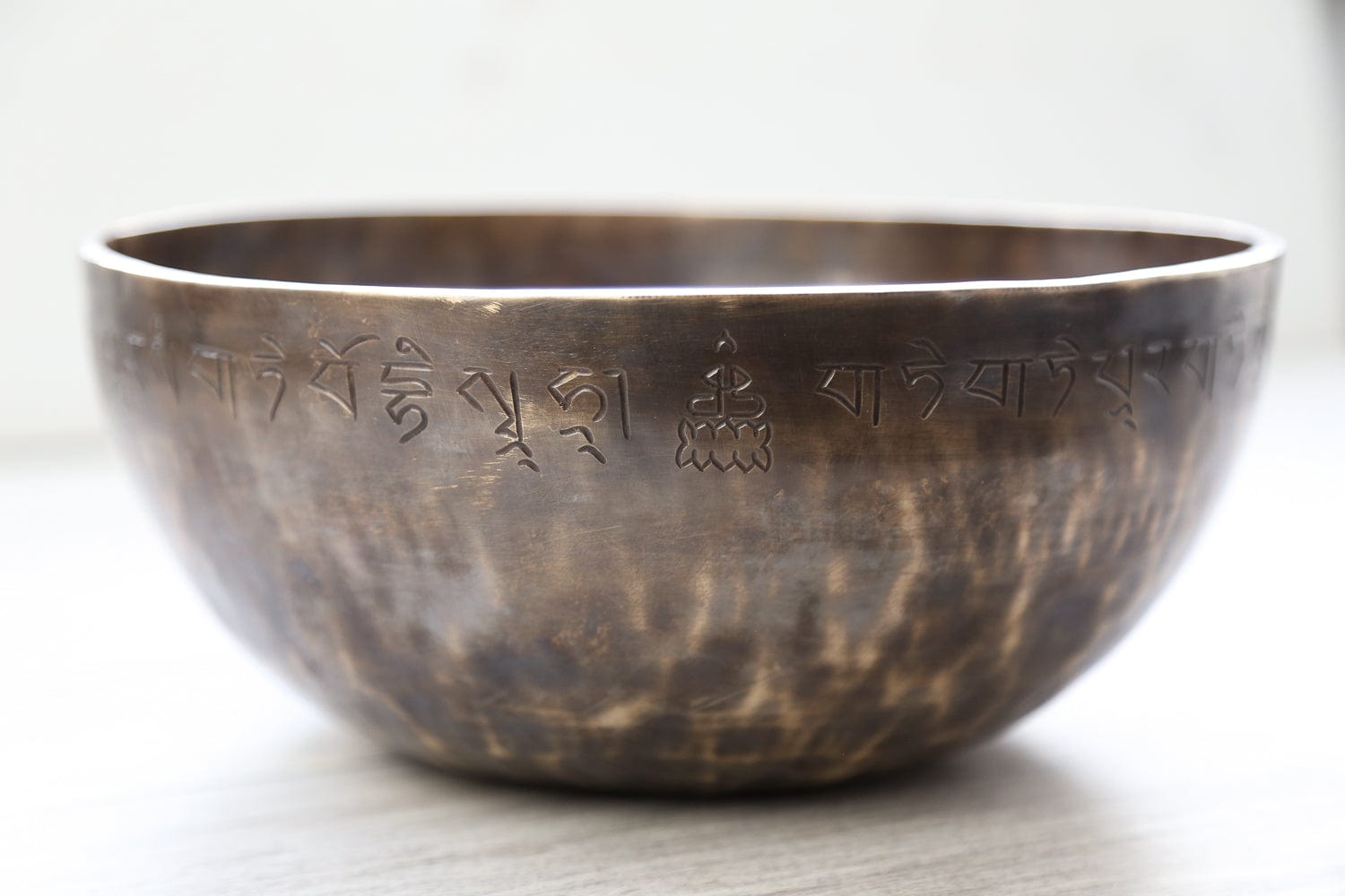 Tibetan Singing Bowl - Heart Sutra Meditation Bowl for Relaxation, Yoga & Mindfulness - Handcrafted in Nepal