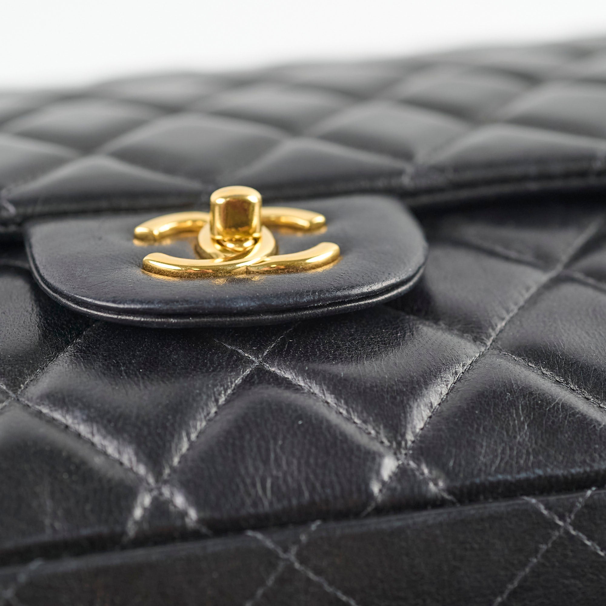 Chanel Single Flap Maxi Black Lambskin Leather Handbag for Women - Luxury Designer Shoulder Bag for Work, Party & Evening Out