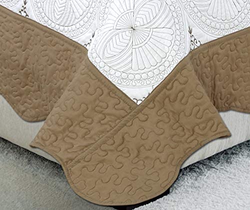 Queen Size 3-Piece Quilted Bedding Set - Embroidered Bedspread with 2 Pillow Shams (Brown) | Cozy & Elegant Bedroom Decor for Master Bedroom or Guest Room