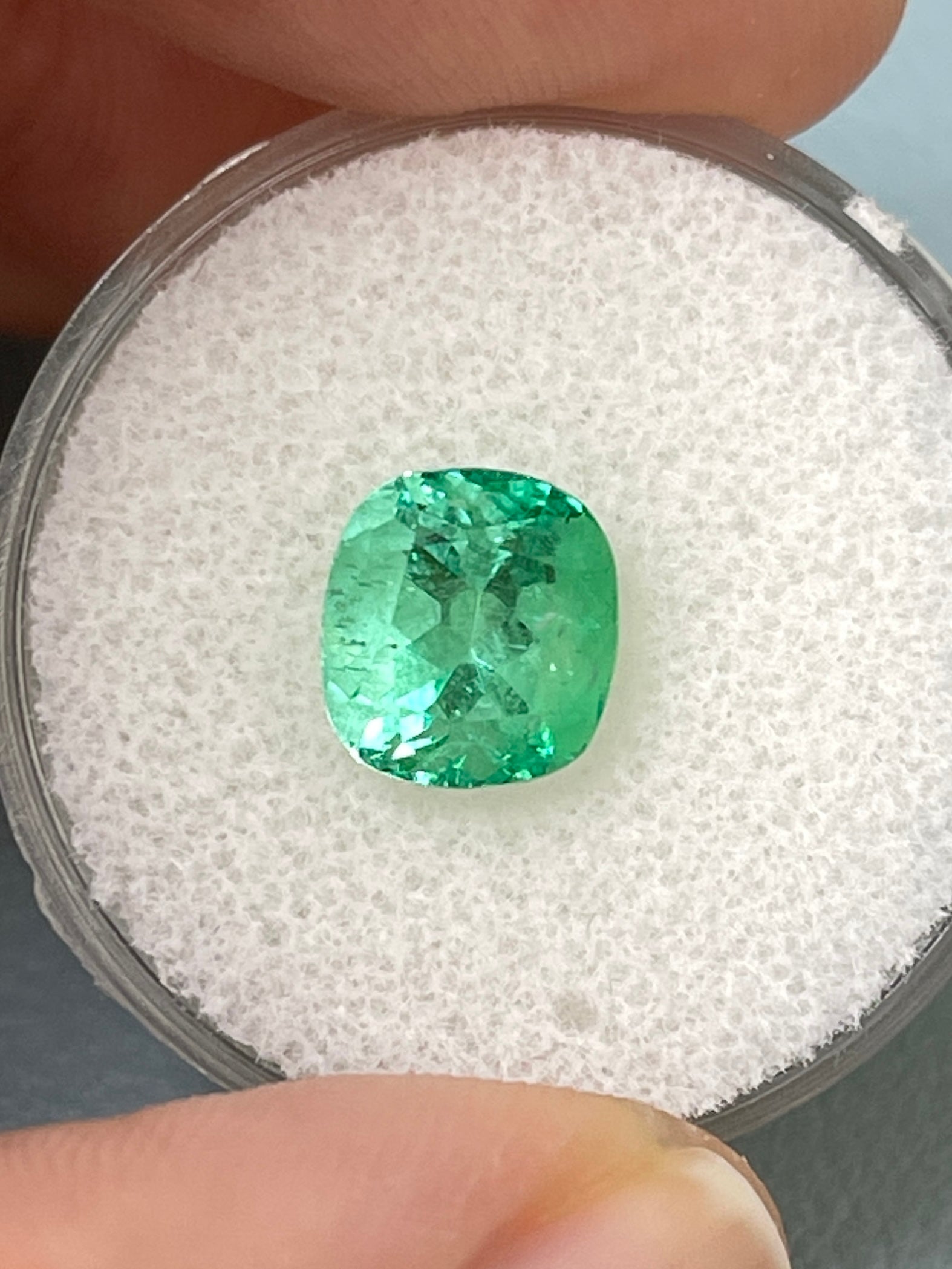 2.31 Carat 8.5x8mm Vibrant Yellowish Green Natural Loose Colombian Emerald Cushion Cut Gemstone for Jewelry Making, Engagement Rings & Collector's Display
