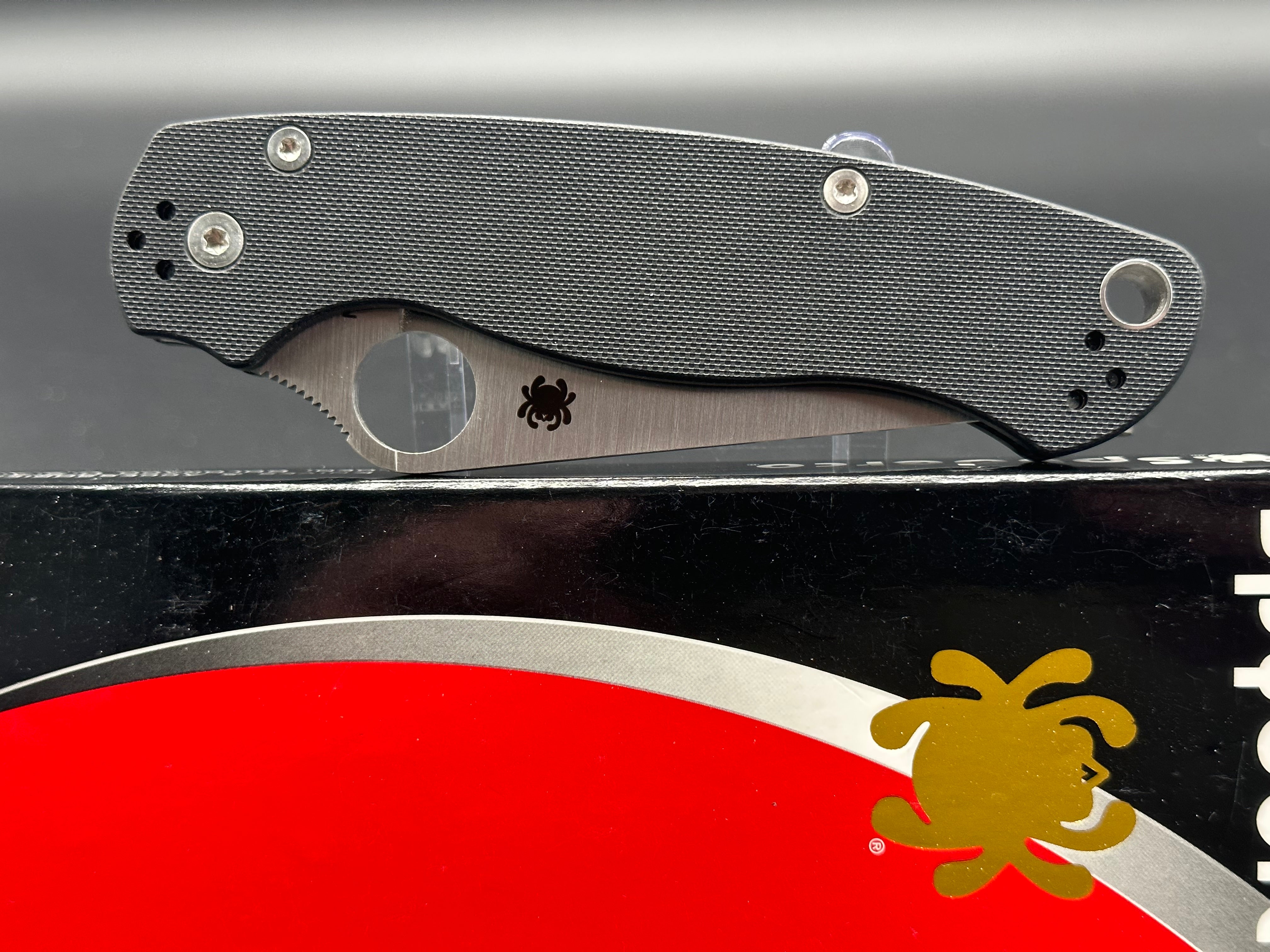 Spyderco Paramilitary 2 Folding Knife - S45VN Steel Blade, G-10 Handle - EDC, Outdoor, Tactical, Survival, Camping & Everyday Carry Knife