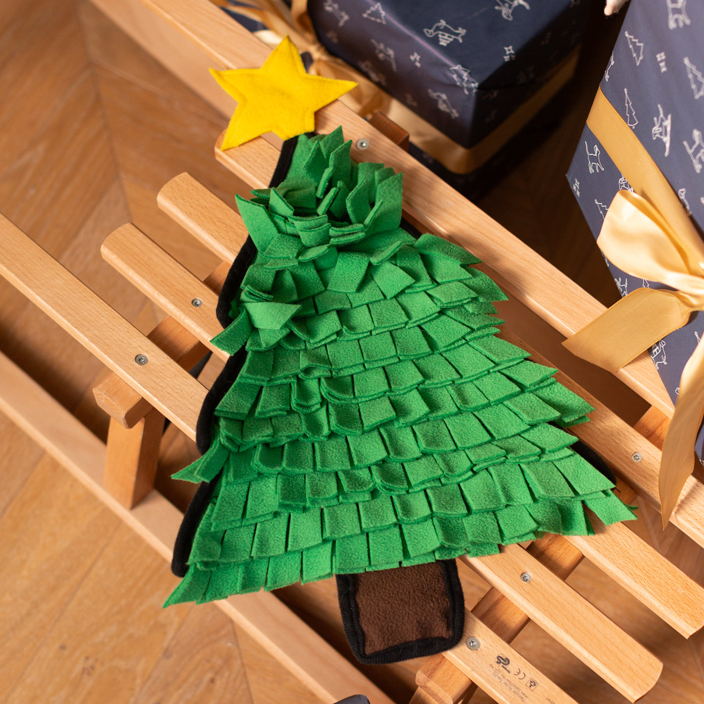 House of Paws Christmas Tree Snuffle Mat - Interactive Dog Puzzle Toy for Mental Stimulation & Treat Hunting - Perfect for Holiday Enrichment & Training (Christmas Gift for Pets)