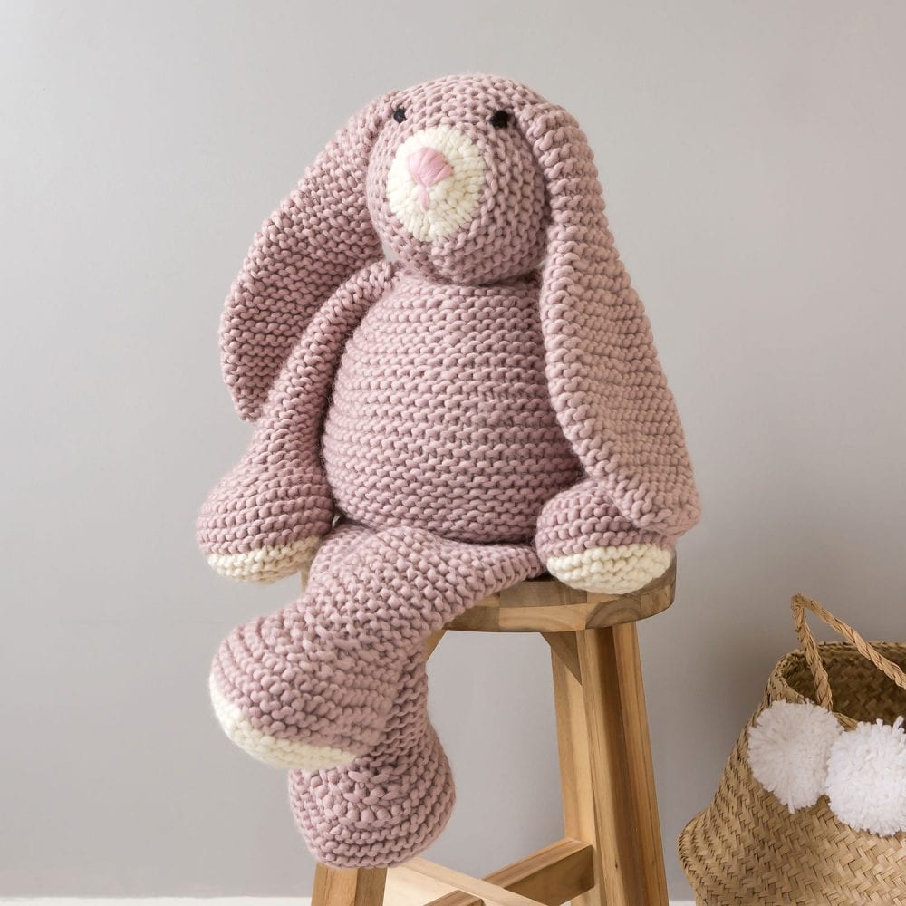 Giant Mabel Bunny Knitting Kit for Beginners - DIY Crochet Plush Toy with Yarn, Needles & Instructions - Perfect for Gifts, Home Decor & Relaxation