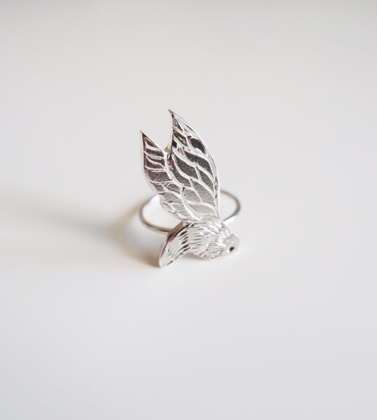Flying Bee Ring - Elegant Honey Bee Jewelry for Women - Perfect for Everyday Wear, Parties & Gifts