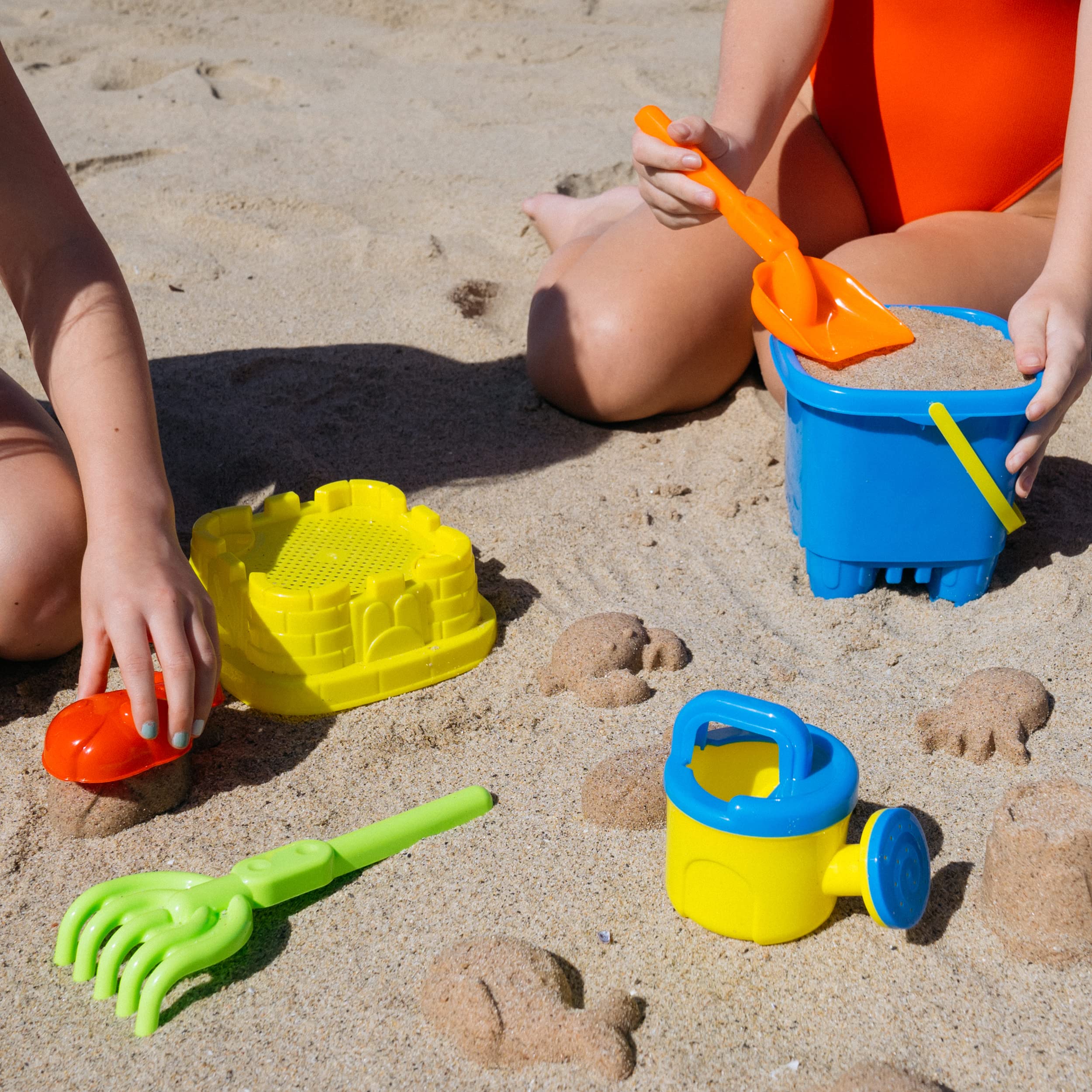 PREXTEX 10 Piece Beach Sand Toys Set for Kids - Bucket with Sifter, Shovel, Rake, Watering Can, 5 Animal and Castle Sand Molds | Fun Outdoor Sandbox & Beach Play Set for Toddlers & Children | Perfect for Beach Vacations, Backyard Sand Play & Summer Activities
