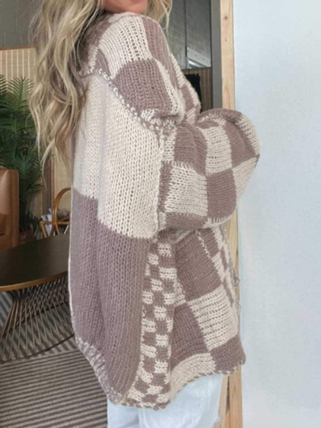 Stylish Plaid Long Sleeve Cardigan for Women - Cozy Fall & Winter Fashion - Perfect for Office, Casual Outings and Layering