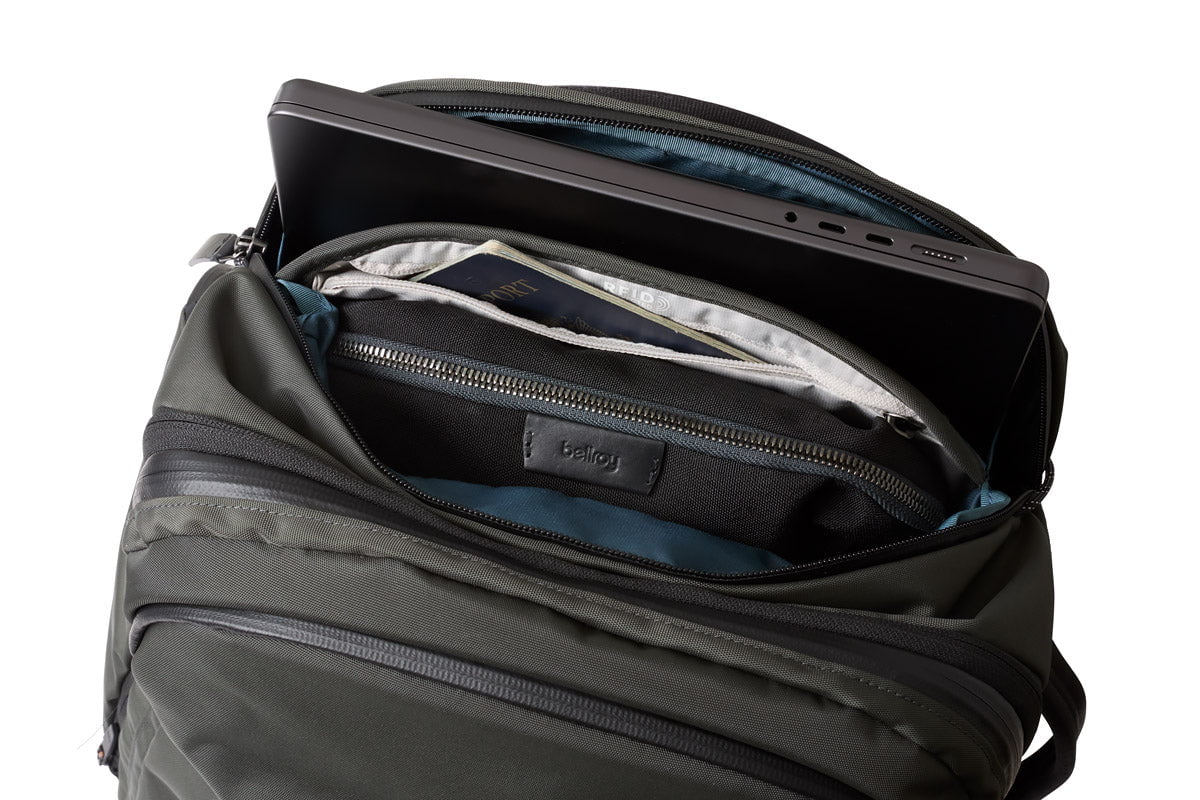 Bellroy Transit Travel Pack Pro - Premium Waterproof Backpack for Travel & Commuting | Durable & Stylish Carry-On Backpack for Men & Women | Perfect for Business Trips, Hiking & Daily Use