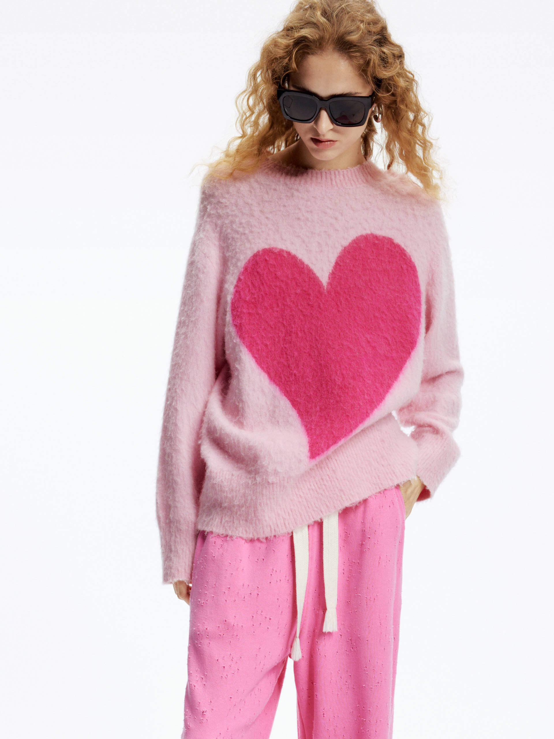 Cozy Heart Pattern Loose Sweater for Women - Soft Oversized Knit Pullover - Perfect for Casual Outfits, Date Nights & Fall Layering