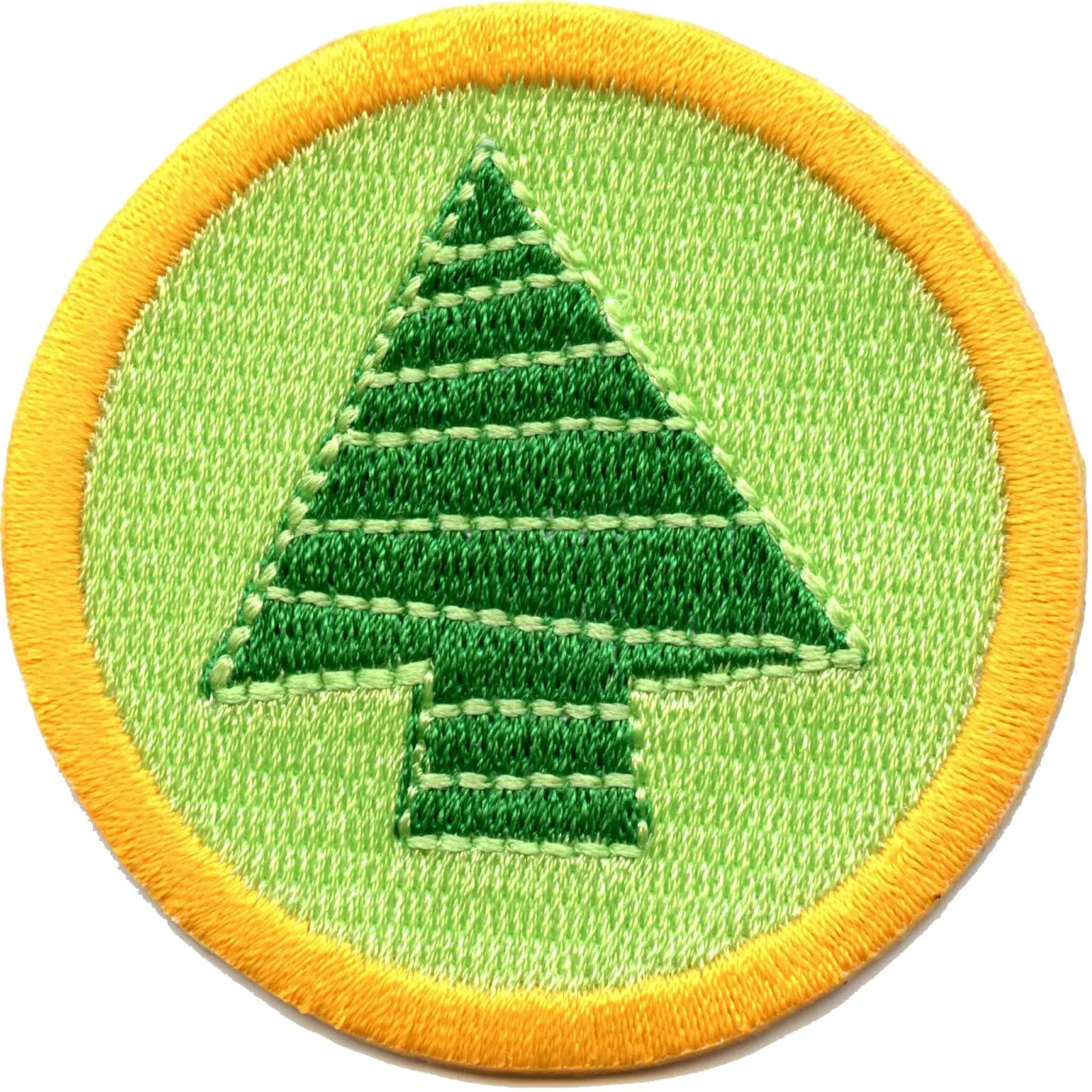 Christmas Tree Decorating Badge Patch - Embroidered Iron-On Scout Sash Patch for Girl Scouts, Boy Scouts & DIY Crafts - Perfect for Holiday Uniforms, Christmas Costumes & Festive Decorations