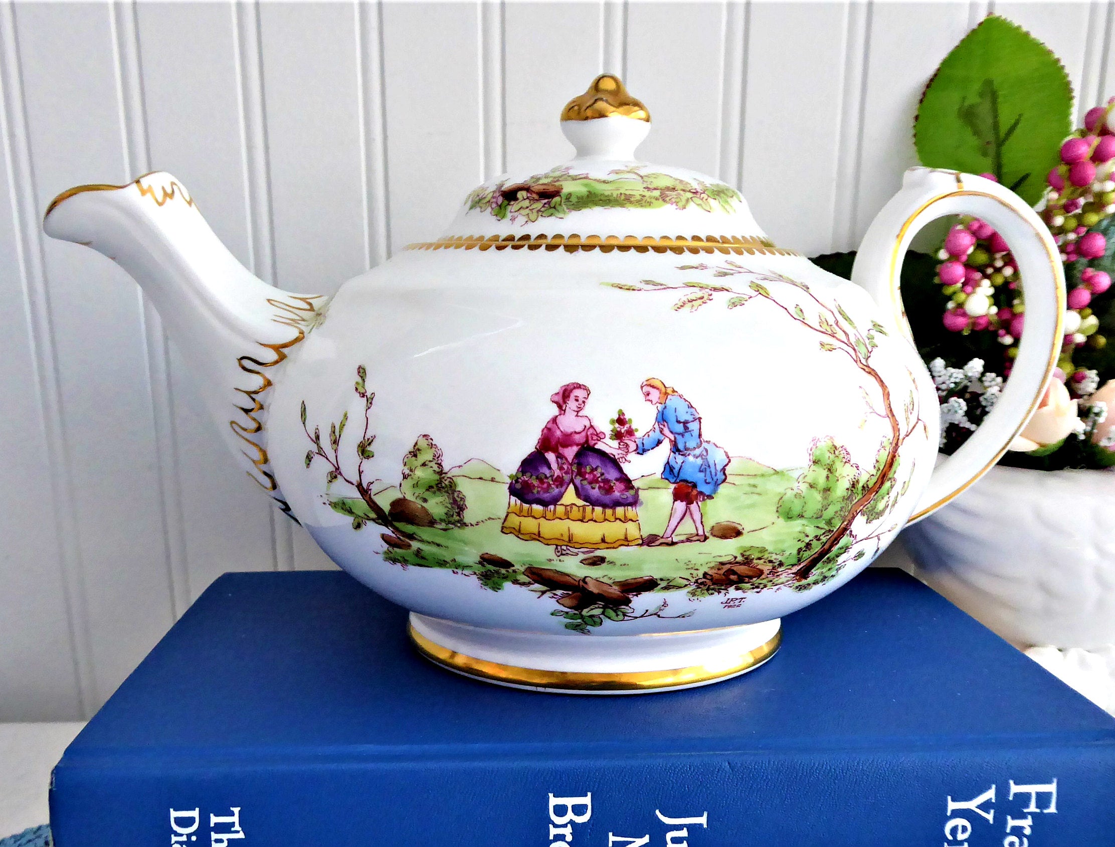 Royal Chelsea Teapot - 18th Century Style Hand-Painted Porcelain Teapot with Romantic Couple Design, Vintage 1950s Collectible - Perfect for Afternoon Tea, Wedding Gifts & Antique Home Decor