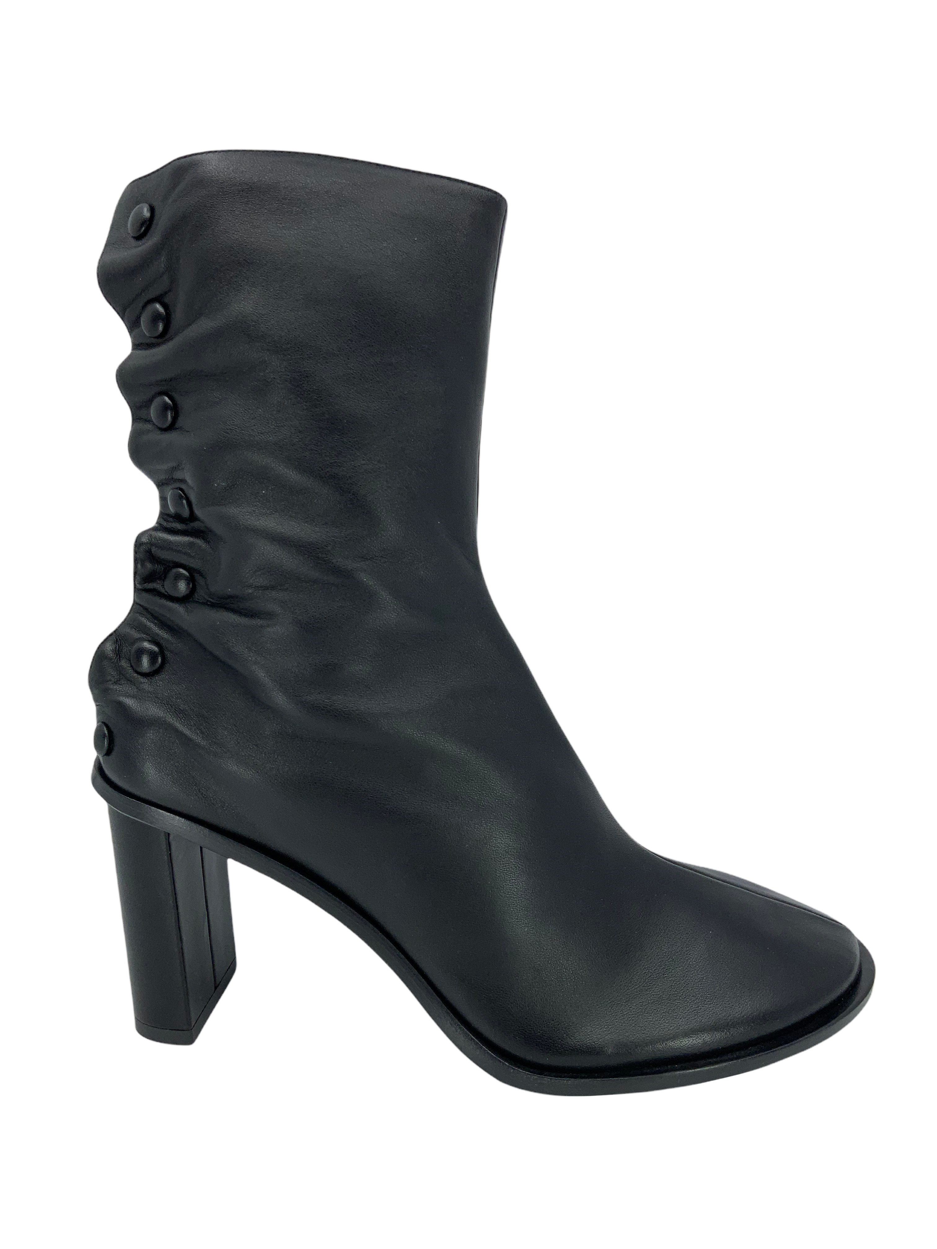 The Row Teatime Snap Ankle Boots Women's Size 9.5 - Stylish Chelsea Boots for Casual Outings & Office Wear