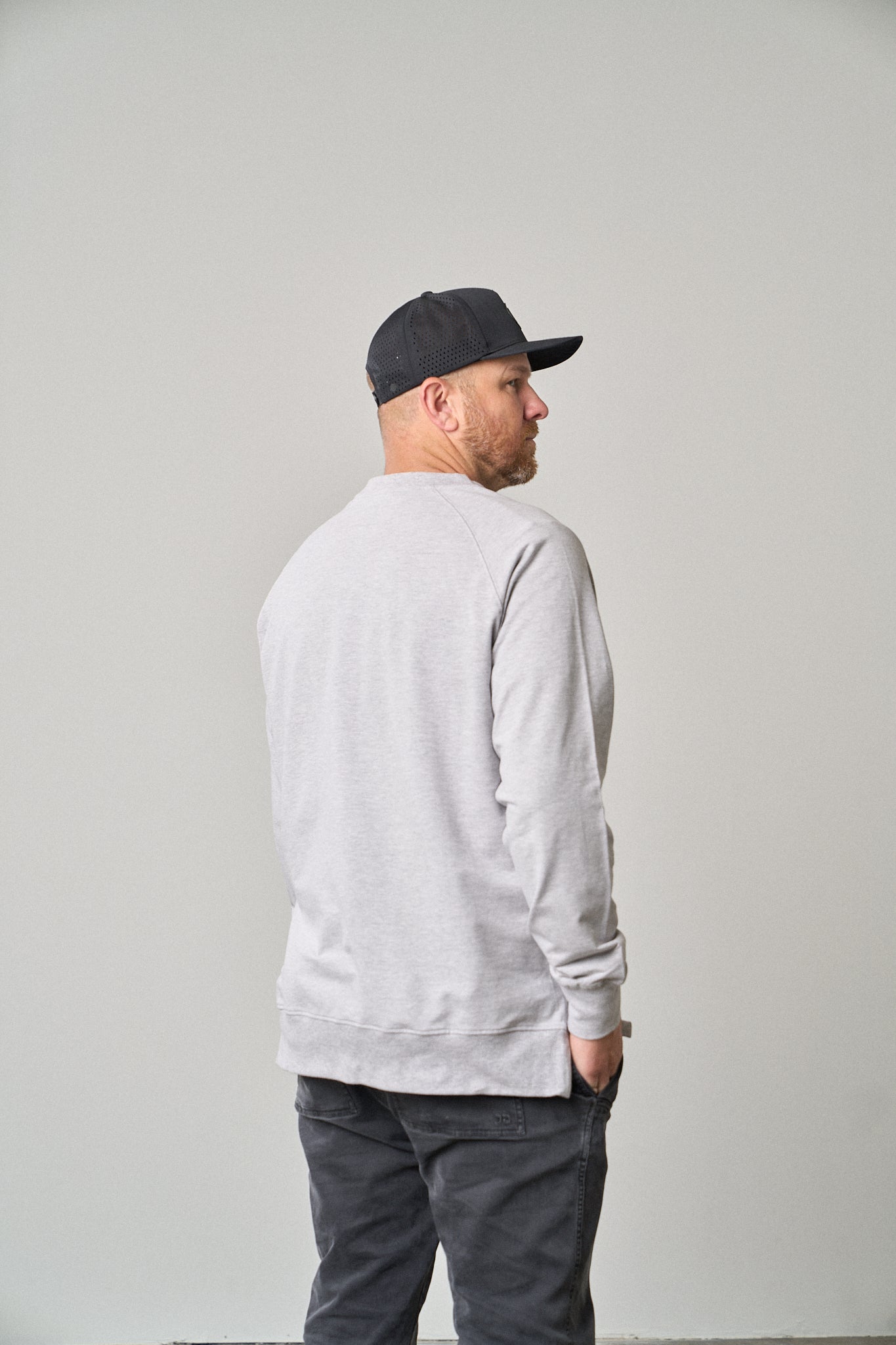 Stylish Grey Pullover for Adults - Cozy & Comfortable Sweatshirt for Casual Wear, Lounge & Outdoor Activities
