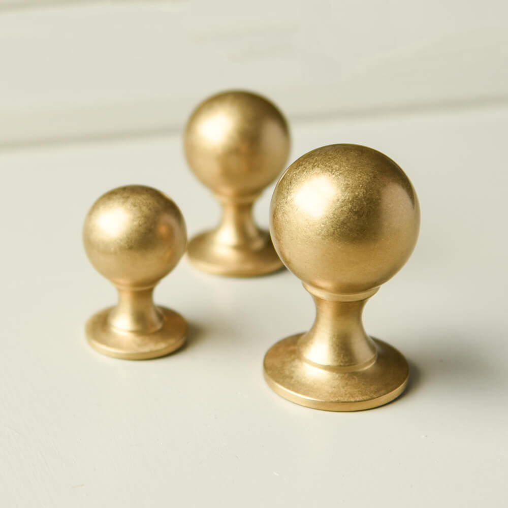 Vintage Aged Brass Penrose Cabinet Knob - Antique Style Drawer Pulls for Kitchen Cabinets, Dressers & Furniture Hardware - Perfect for Farmhouse, Rustic & Industrial Home Decor