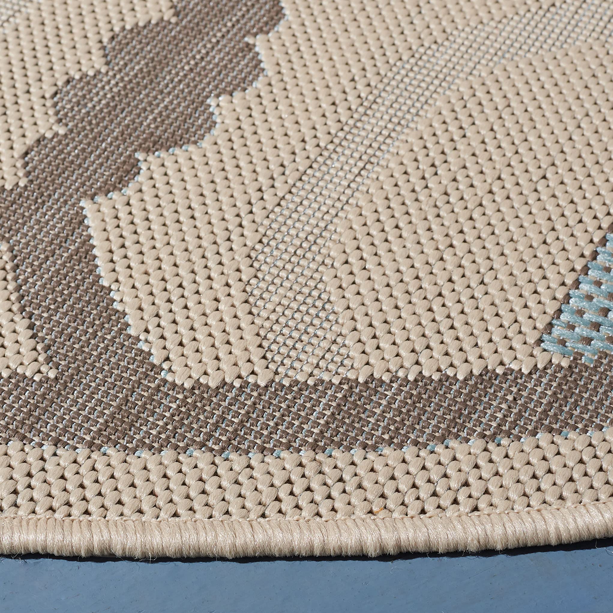 SAFAVIEH Courtyard Collection 7'10