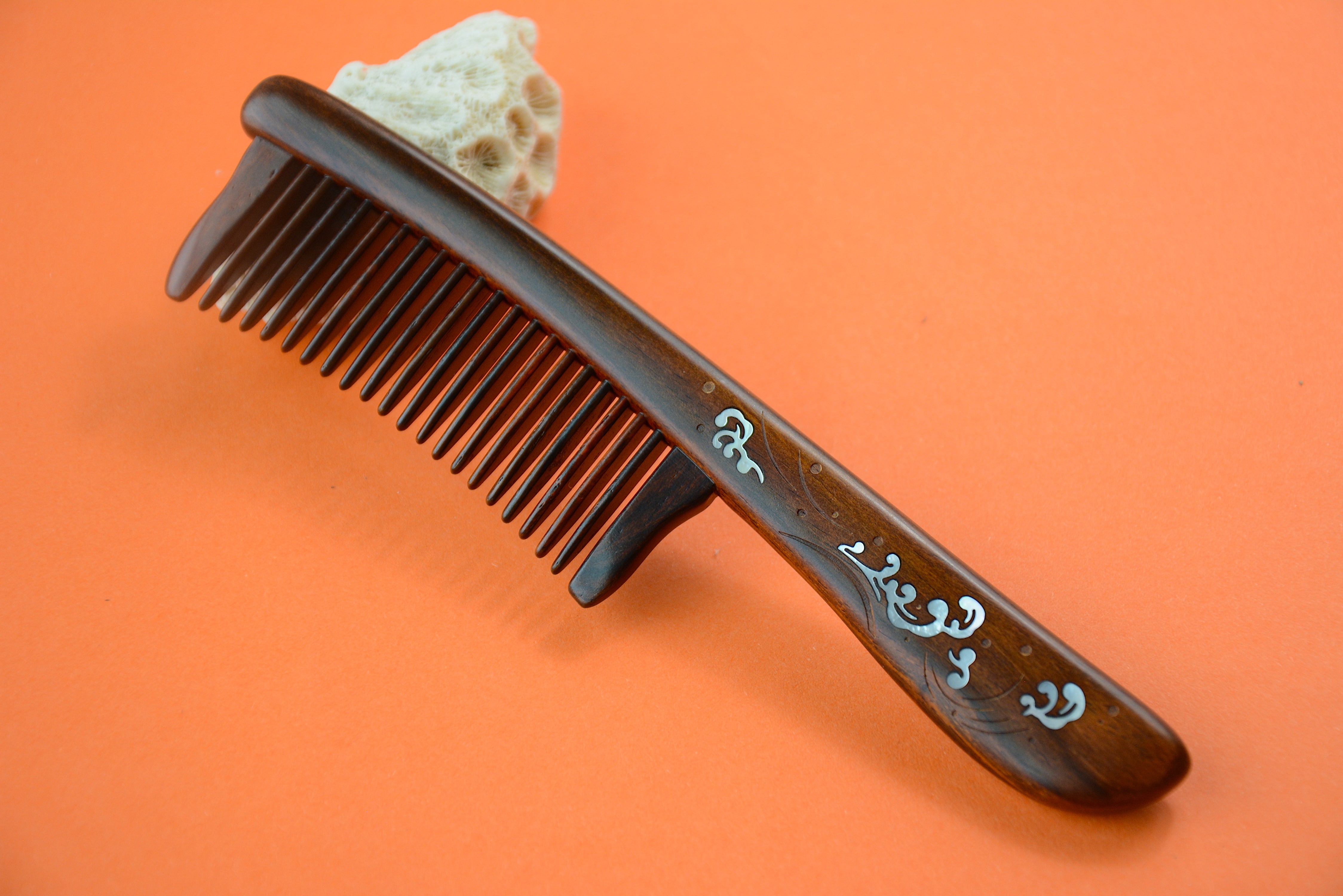 Premium Natural Wood Comb for Hair Care - Detangling & Styling with Gentle Sea Spray Finish - Perfect for Daily Use, Travel & Salon Styling