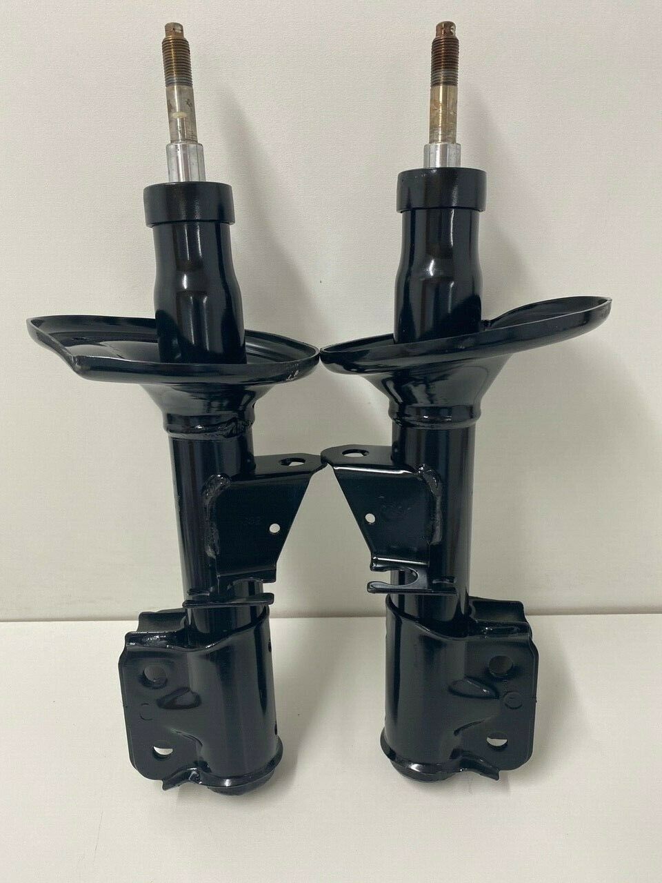 Genuine Holden VR VS VT Commodore & Statesman V6 Front Strut Pair - Premium Suspension Replacement for Smooth Ride & Enhanced Handling - Perfect for Daily Commuting & Performance Driving