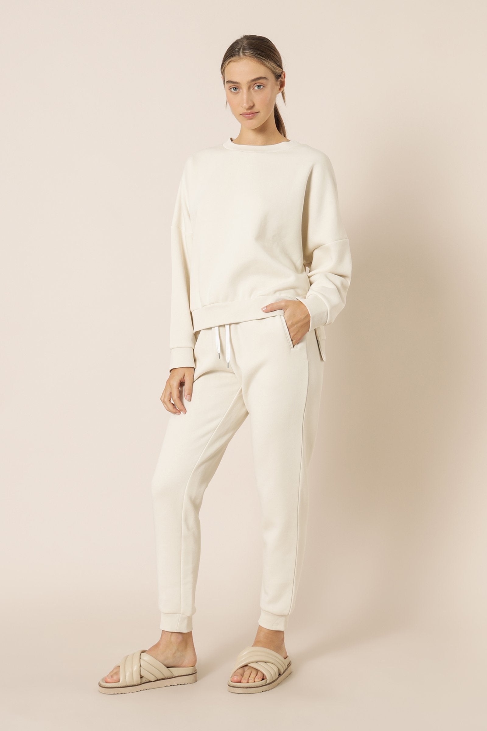 Carter Classic Oversized Sweatshirt - Soft Cotton Pullover for Women & Men | Cozy Loungewear, Casual Streetwear & Athleisure Wear