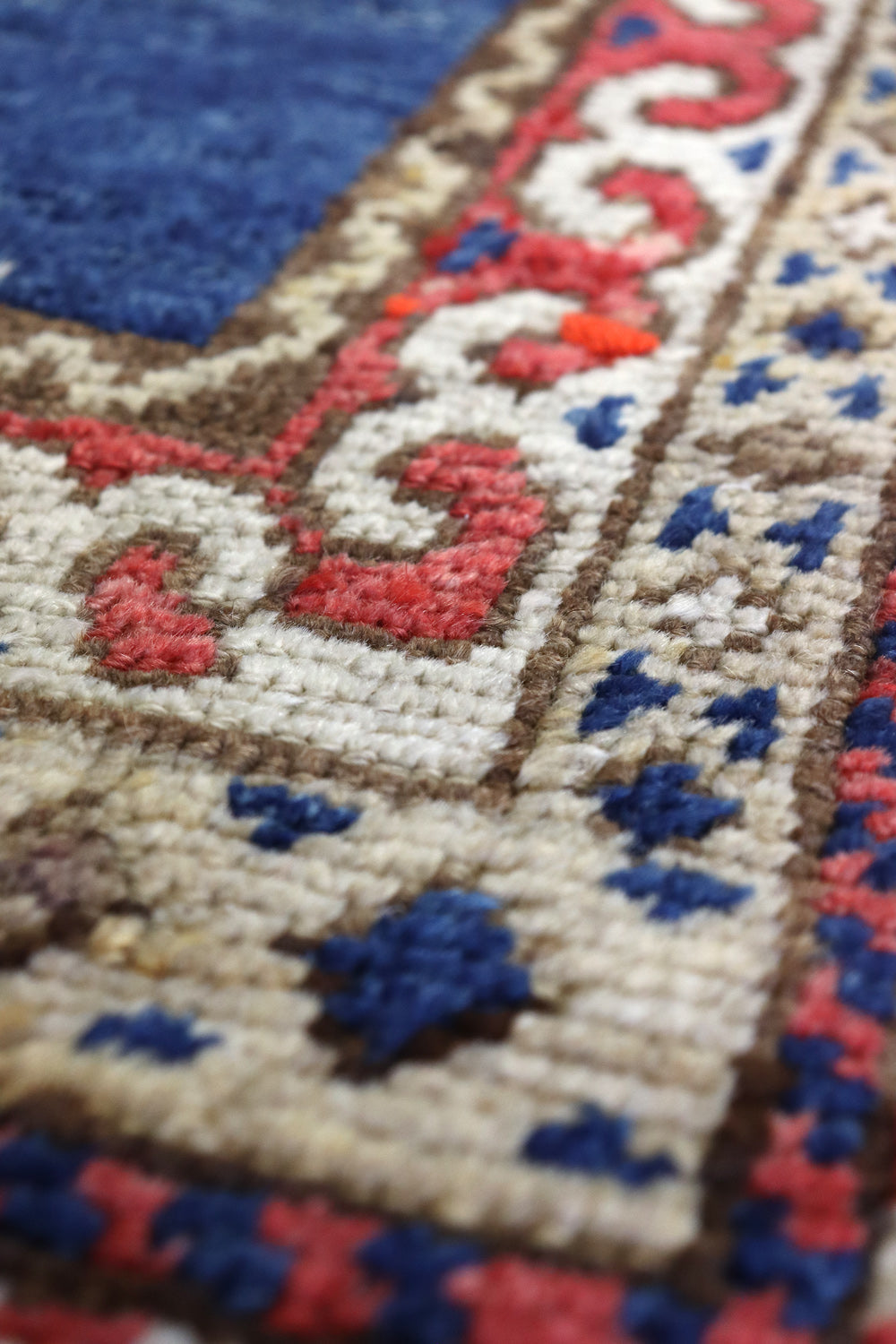 Handwoven Tribal Rug - Authentic Baku Design J66587 - Perfect for Boho Home Decor, Living Room, Bedroom & Office