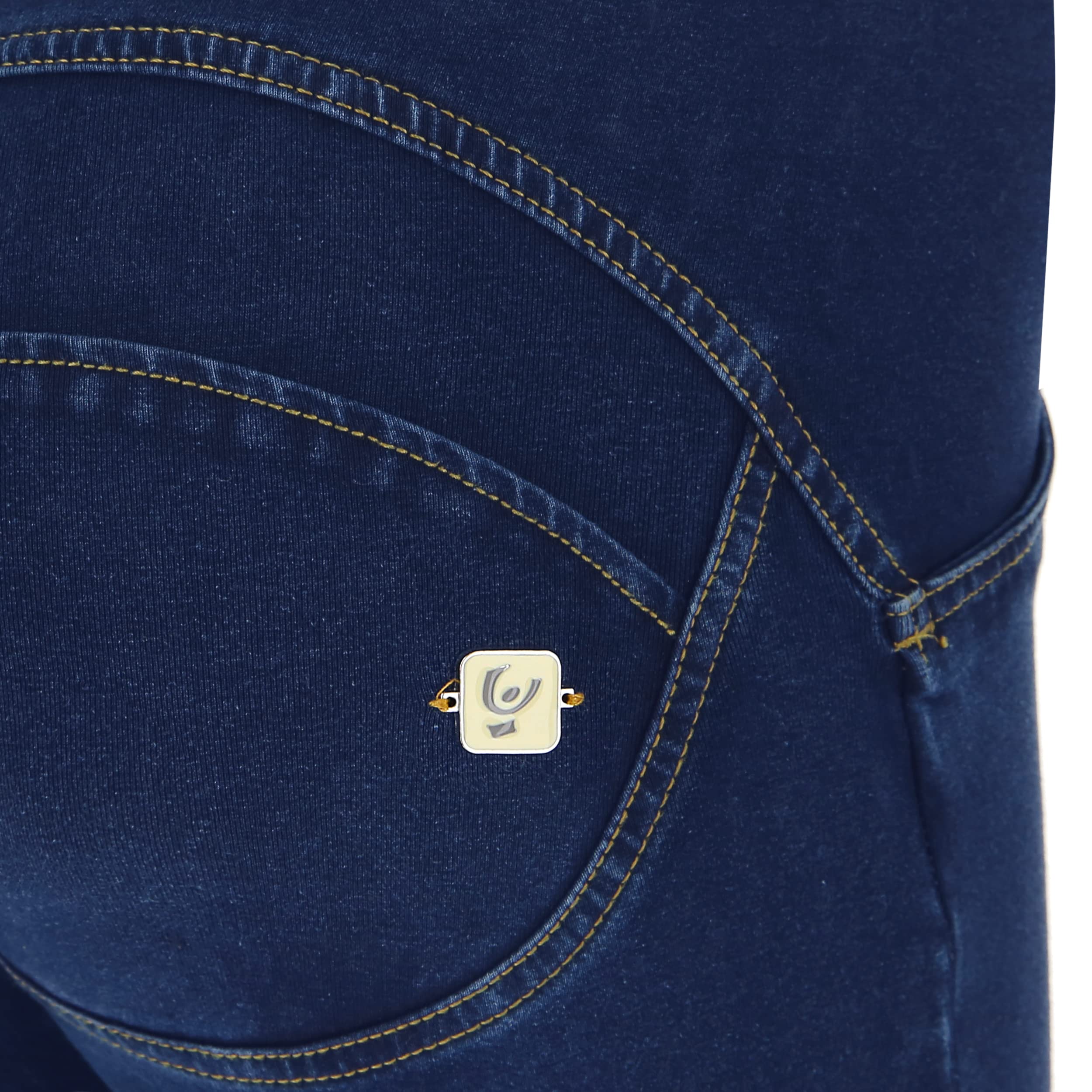 FREDDY WR.UP Women's Butt Lifting Denim Jeans - Mid Rise Stretchy Shaping Pants for a Flattering Silhouette | Perfect for Date Nights & Casual Outings