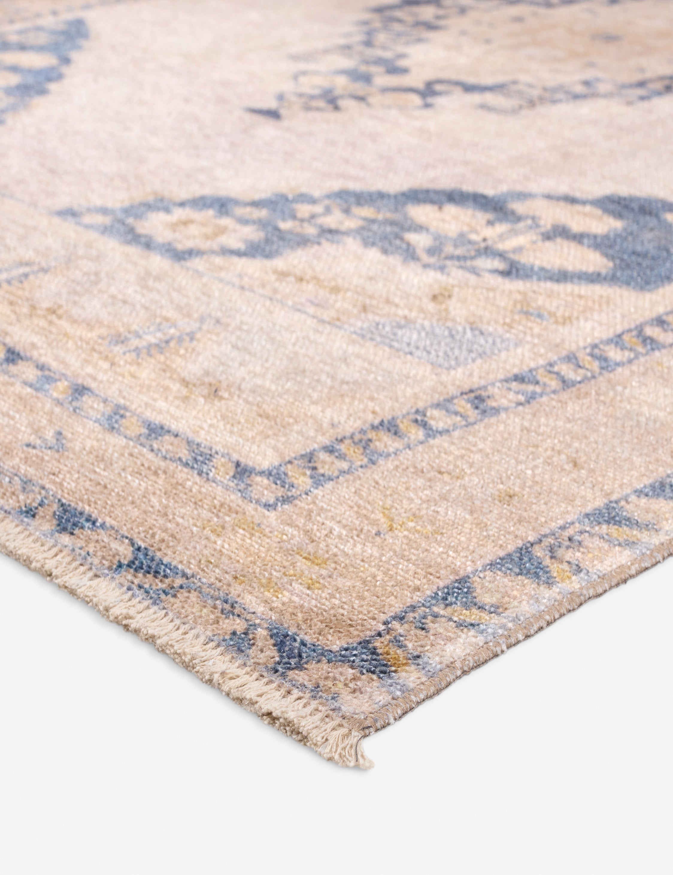Carmenta Rug - Soft & Durable Area Rug for Living Room, Bedroom, Office - Non-Slip & Easy to Clean - Perfect for Home Decor & Cozy Spaces