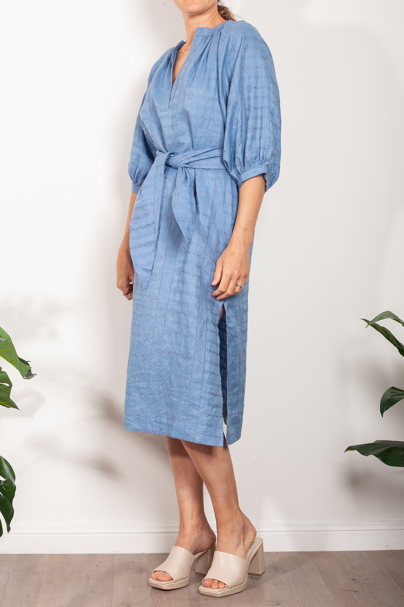 Zoe Kratzmann Women's Floral Print Summer Dress - Elegant Sleeveless A-Line Midi Dress for Casual Wear, Office, and Special Occasions