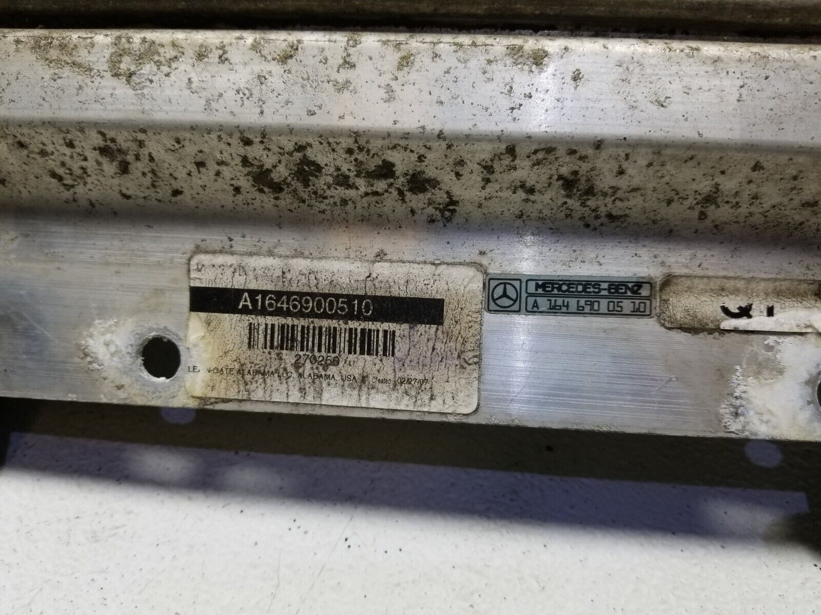 2006-2011 Mercedes ML500 Running Board Bracket Left Driver Side OEM Replacement Part - Perfect for Off-Roading & Daily Commutes