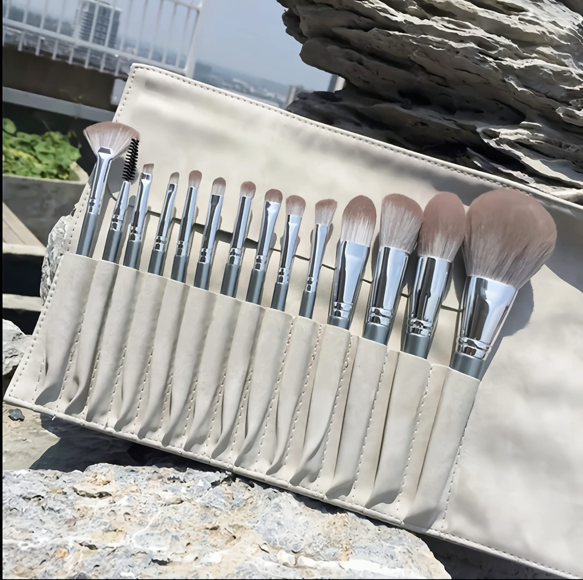 STUNHUB 14Pcs Professional Makeup Brush Set - Foundation, Powder, Blush & Eyeshadow Brushes with Concealer & PU Leather Bag - Perfect for Makeup Artists & Beauty Enthusiasts