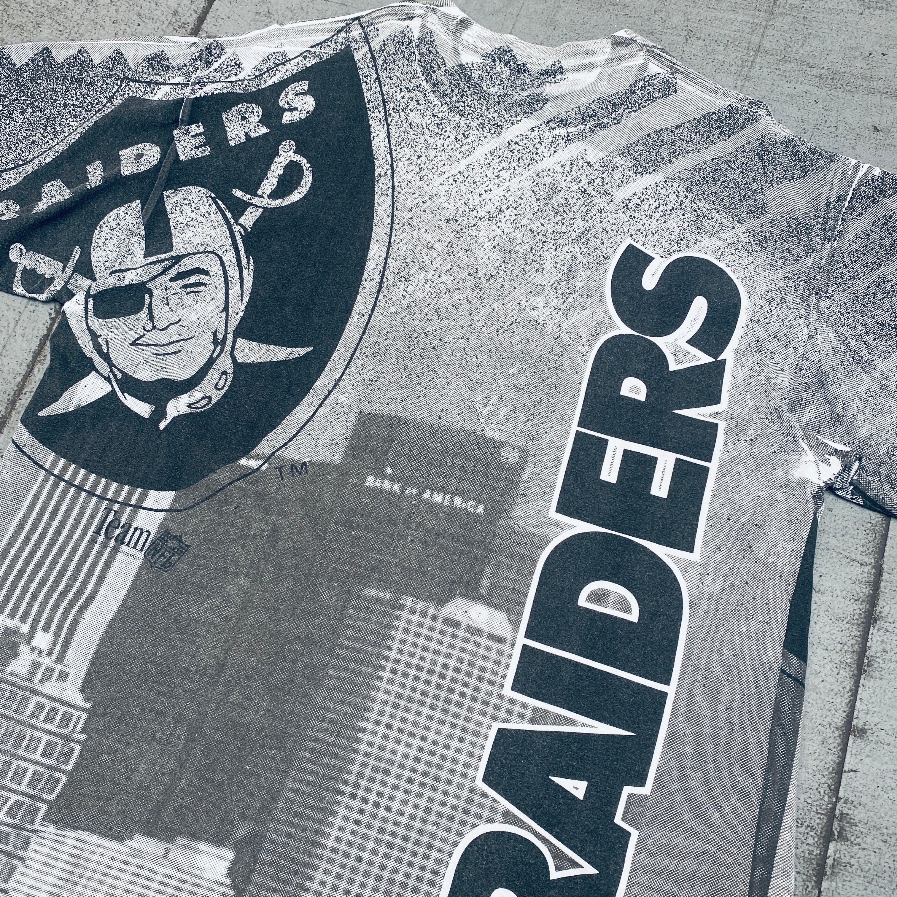 1993 Los Angeles Raiders All Over Print T-Shirt for Men (Medium/Large) - Vintage NFL Football Fan Gear for Game Day & Casual Wear