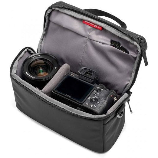 Manfrotto Advanced Shoulder Bag M III - Professional DSLR Camera Bag for Photographers | Perfect for Travel, Wedding & Outdoor Photography