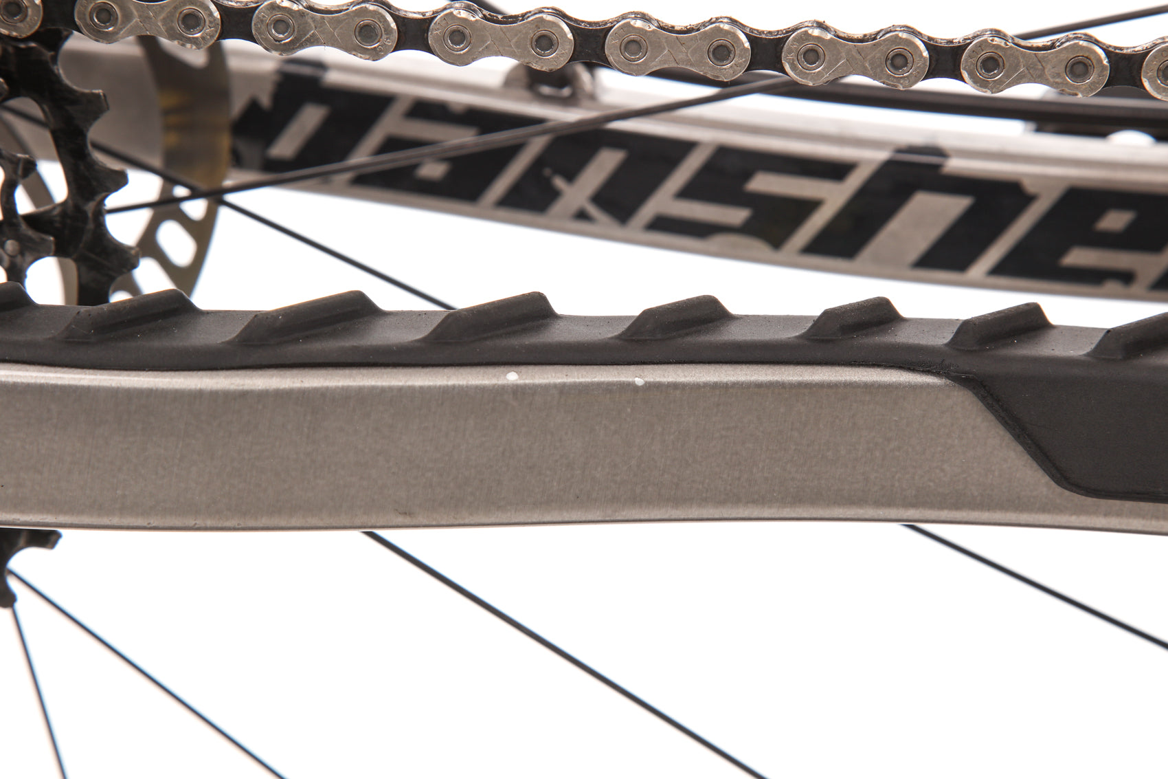 2022 Banshee Enigma Mountain Bike - Large Frame Size | High-Performance Trail & Enduro Riding | Perfect for Mountain Adventures & Off-Road Cycling