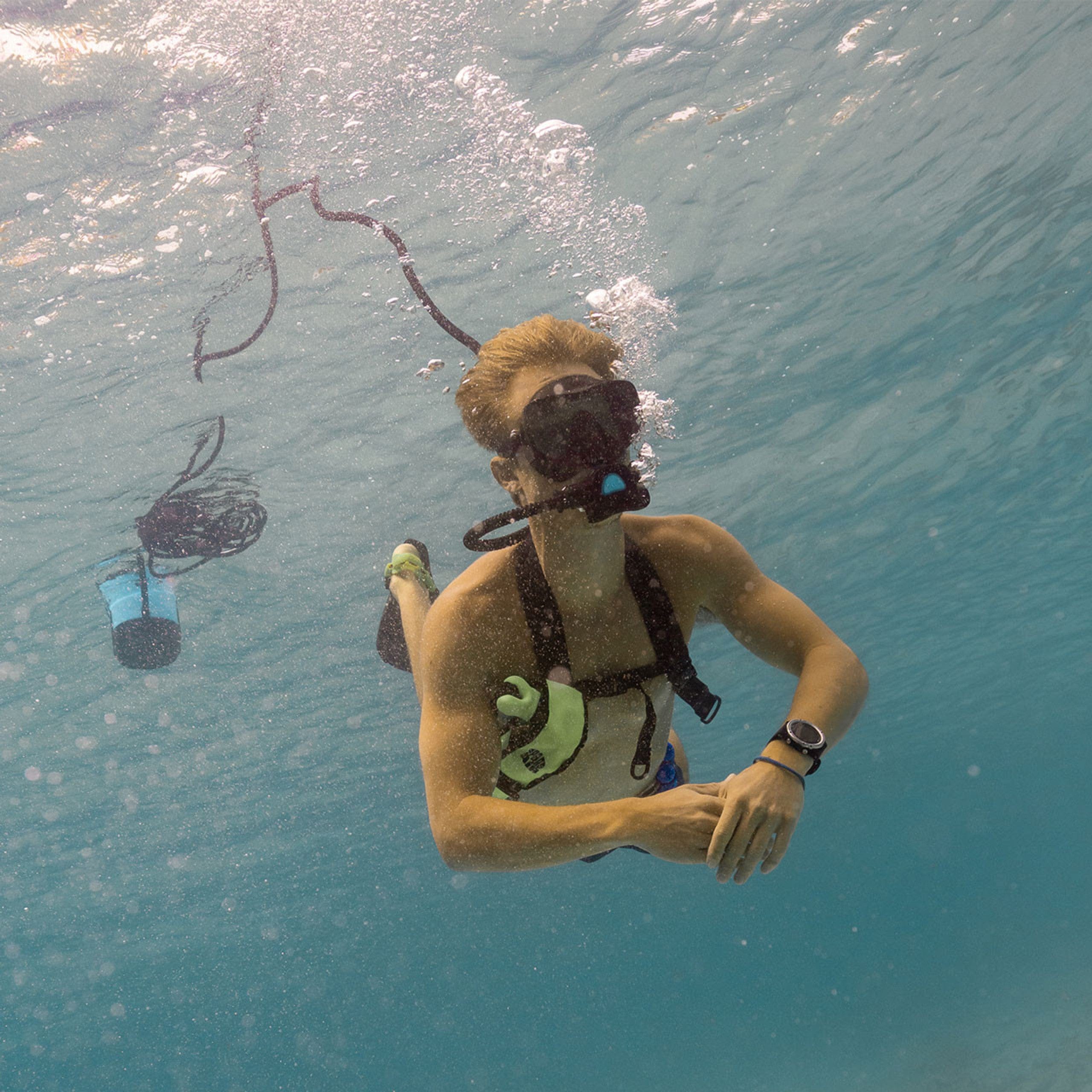 Blu3 Duo Nomad Dive System - 30ft Underwater Scuba Diving Light with 3 Rechargeable Batteries | Perfect for Night Diving, Cave Exploration & Underwater Photography