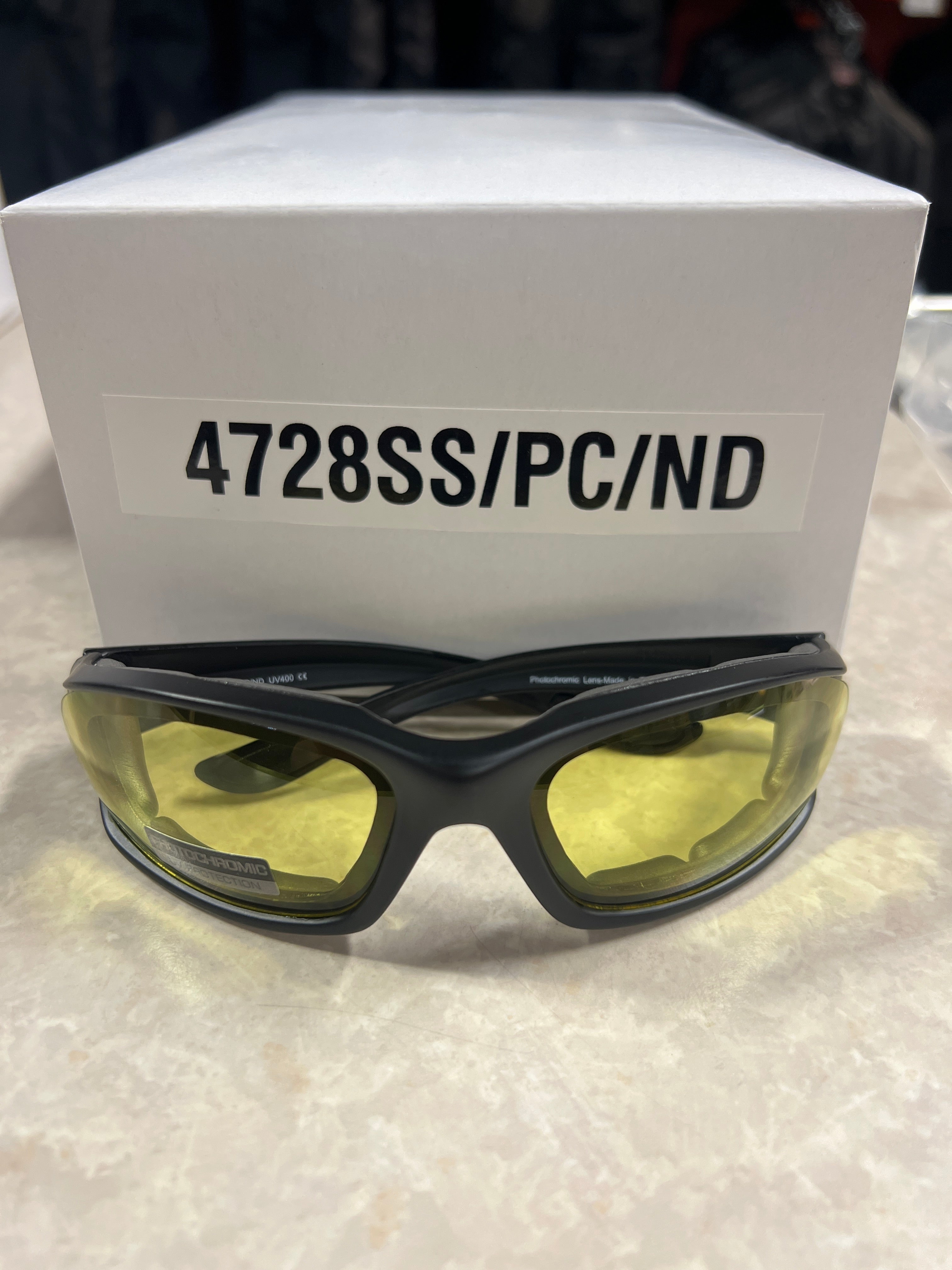 Photochromic Kicker Glasses - UV Protection Transition Lenses for Outdoor Sports & Driving - Lightweight Adjustable Frame for Cycling, Running, Golf