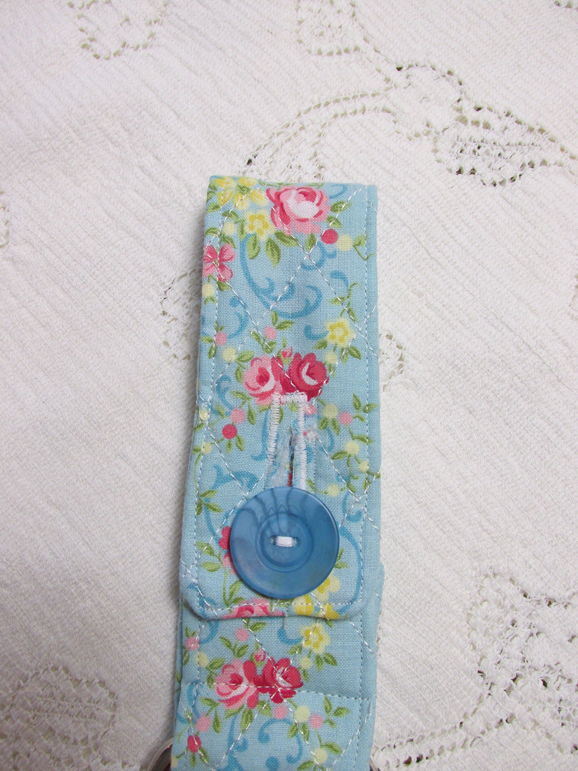 Shabby Chic Blue Roses Quilted Kitchen Towel Holder - Heavy Duty D-Ring Hanger for Dish Towels & Oven Mitts - Rustic Farmhouse Decor for Kitchen & Bathroom Organization