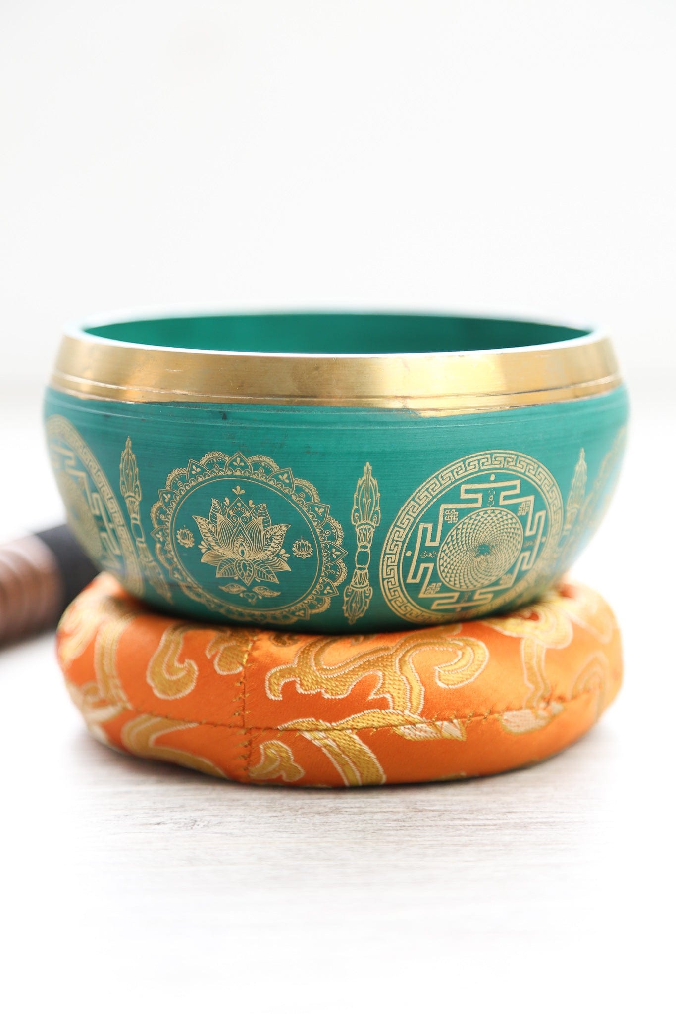 Authentic Green Tara Singing Bowl - Handcrafted Tibetan Meditation Bowl for Relaxation & Healing - Perfect for Yoga, Mindfulness & Sound Therapy