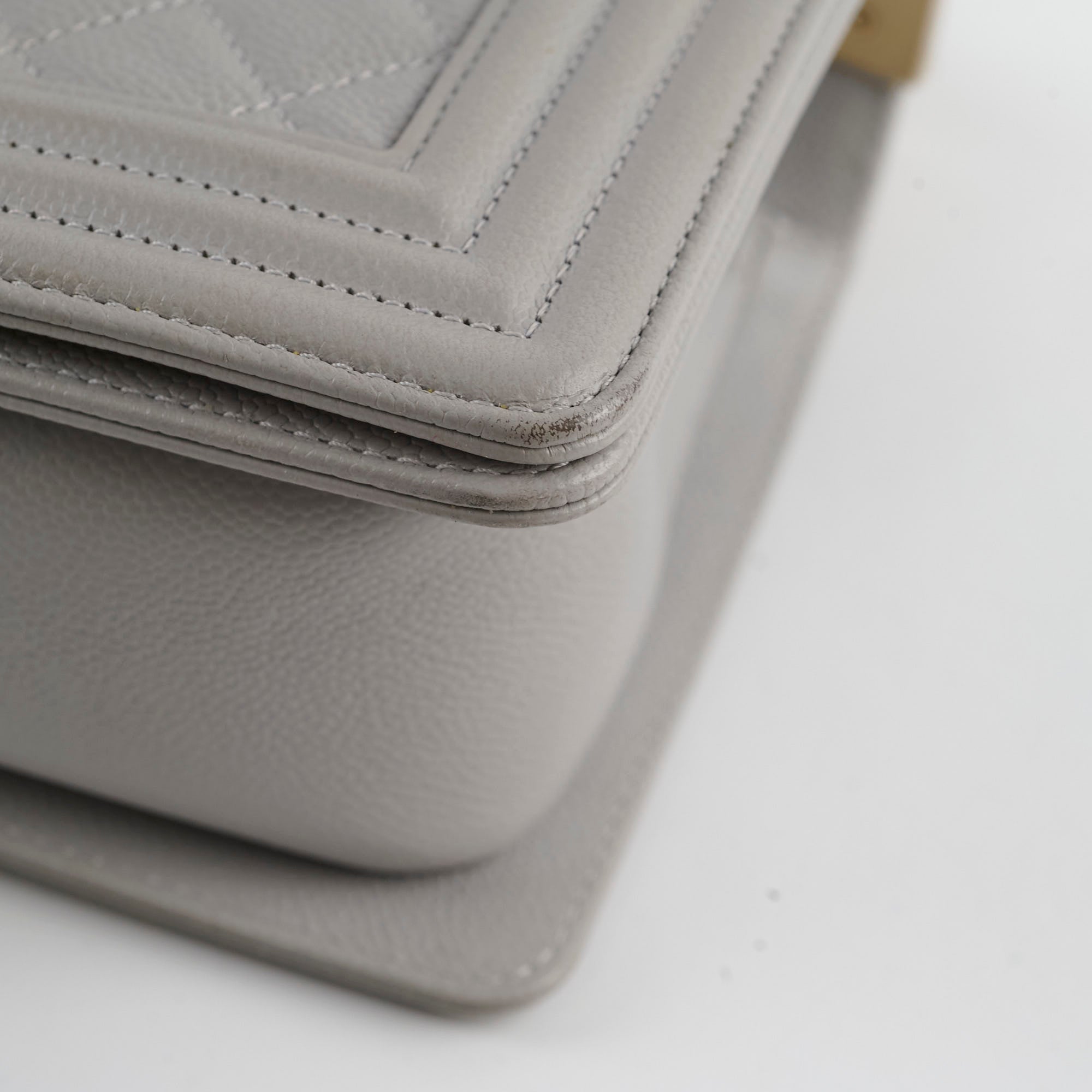 Chanel Caviar Leather Old Medium Flap Bag in Grey with Microchip - Perfect for Luxury Everyday Use & Special Occasions