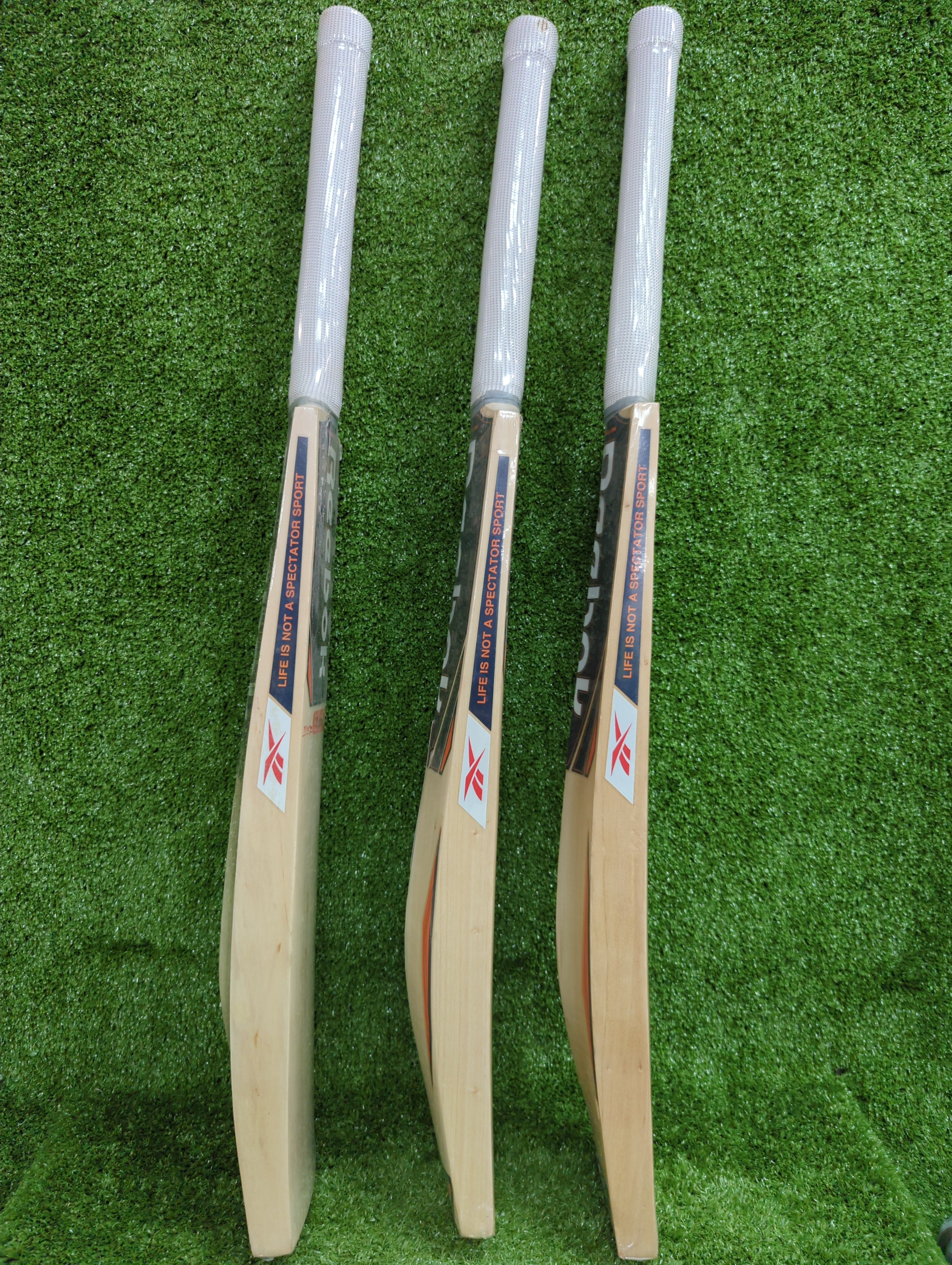 Reebok Excel Kashmir Willow Cricket Bat - Lightweight & Durable for Professional & Casual Play - Perfect for Matches, Practice & Backyard Games