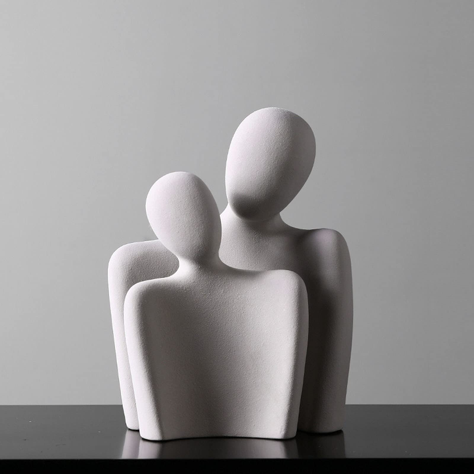 WANZPITS 2-Piece Abstract Art Couple Embrace Statue Set - Gray Ceramic Sculpture Home Decor for Living Room, Bedroom & Office Desk | Modern Minimalist Figurines Gift for Wedding, Anniversary & Valentine's Day