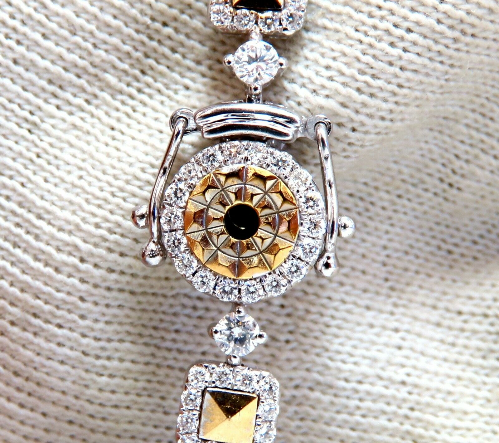 2.71ct Natural Round Diamond Pyramid Cut Link Bracelet in 18kt Gold - Elegant Intricate Design for Women's Jewelry, Perfect for Weddings, Anniversaries & Special Occasions