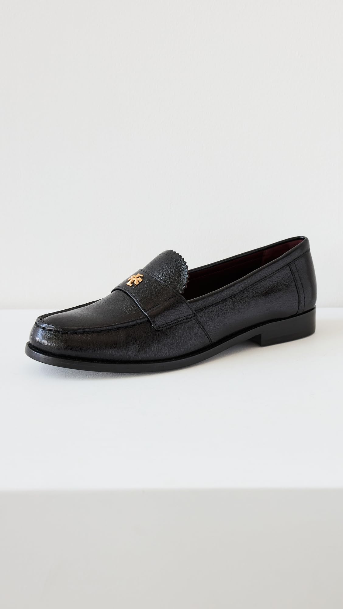 Tory Burch Women's Classic Leather Loafers - Comfortable Slip-On Shoes for Work, Office & Casual Outfits | Perfect for Business, Travel & Everyday Wear