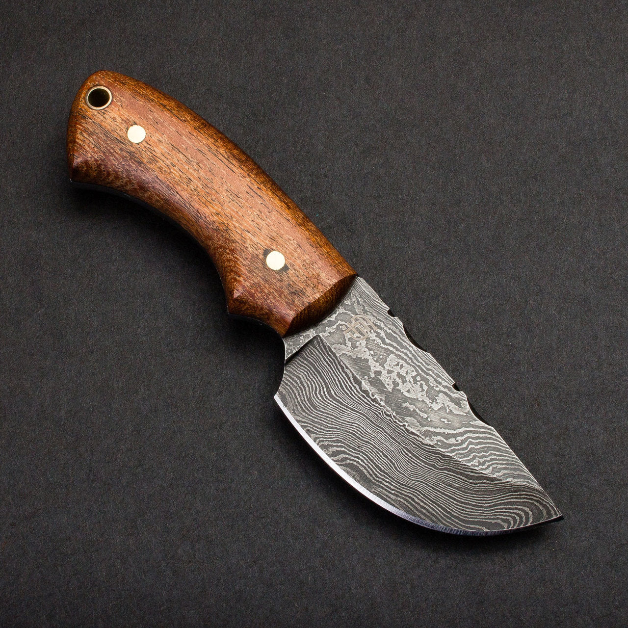 Premium Damascus Steel Skinner Knife - High-Quality Hunting & Outdoor Survival Tool for Skinning, Camping & Bushcraft