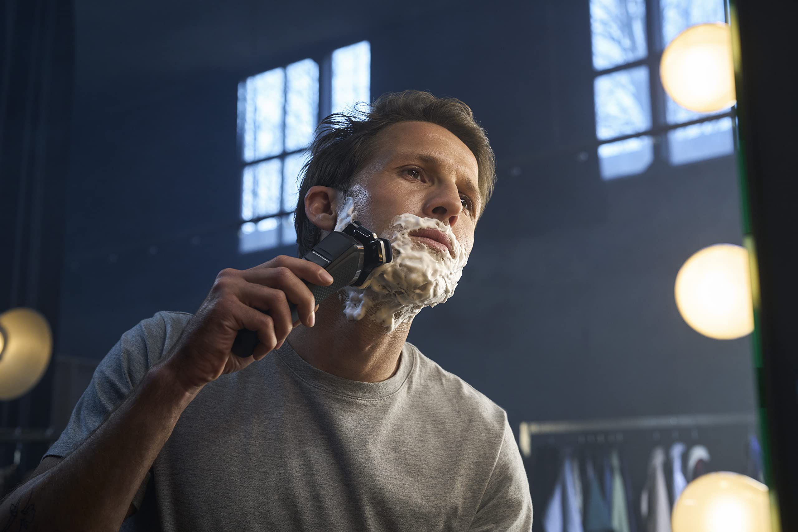 Philips Norelco S7885/85 Electric Shaver 7800 - Rechargeable Wet & Dry Men's Shaver with SenseIQ Technology, Quick Clean Pod, Charging Stand & Travel Case - Precision Pop-up Trimmer for Smooth Shaving at Home or Travel
