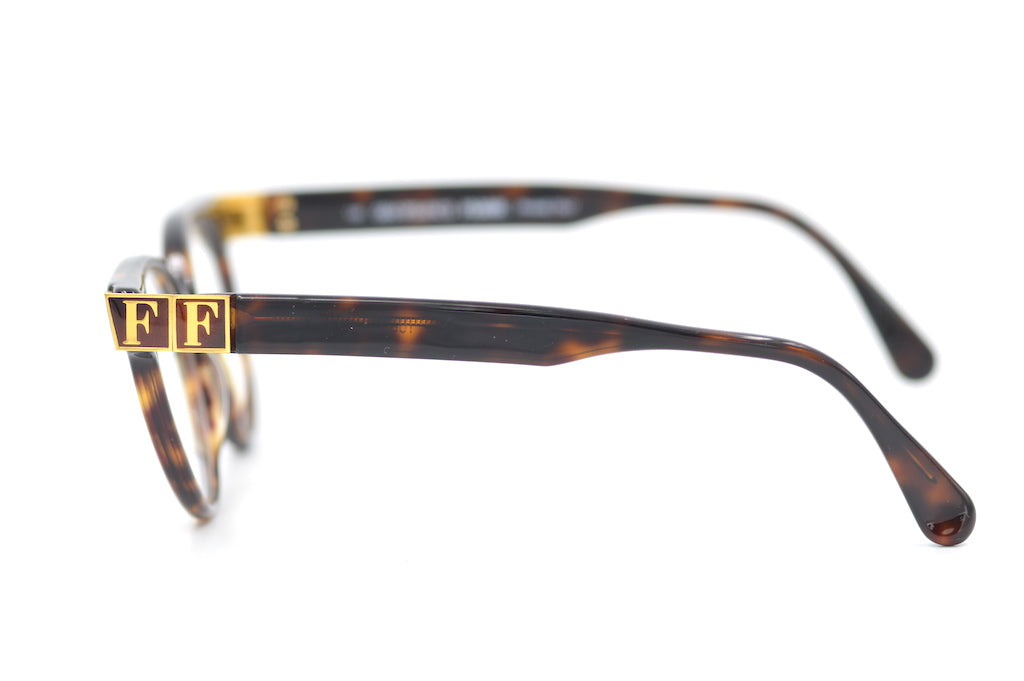 Gianfranco Ferre 106 086 Sunglasses - Luxury Designer Shades for Men & Women | Perfect for Outdoor Activities, Beach & Fashion Accessories