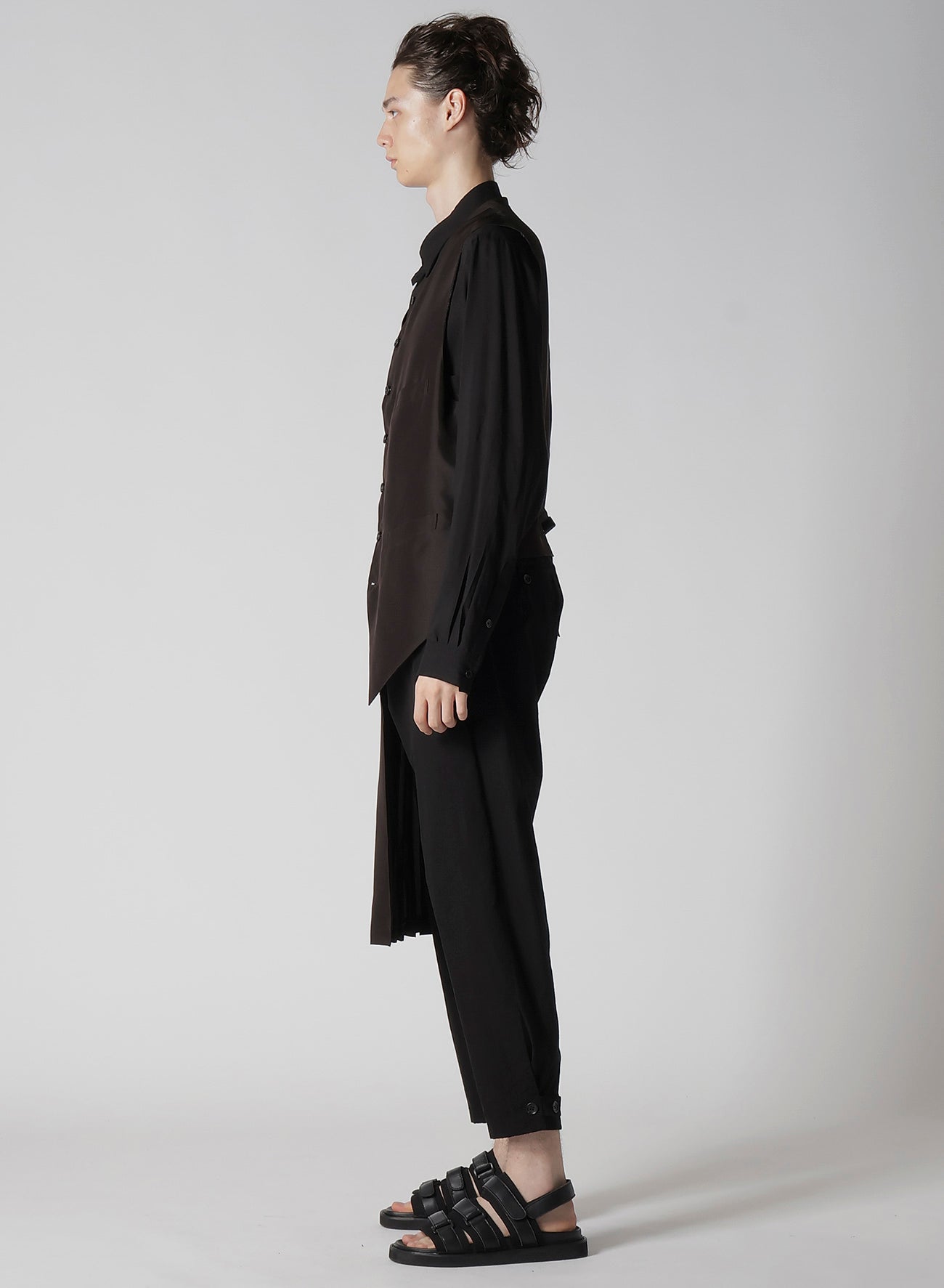 16MOMME HABUTAE Silk Plump Pleated Vest for Women - Elegant Layering Piece for Office, Evening Events & Special Occasions