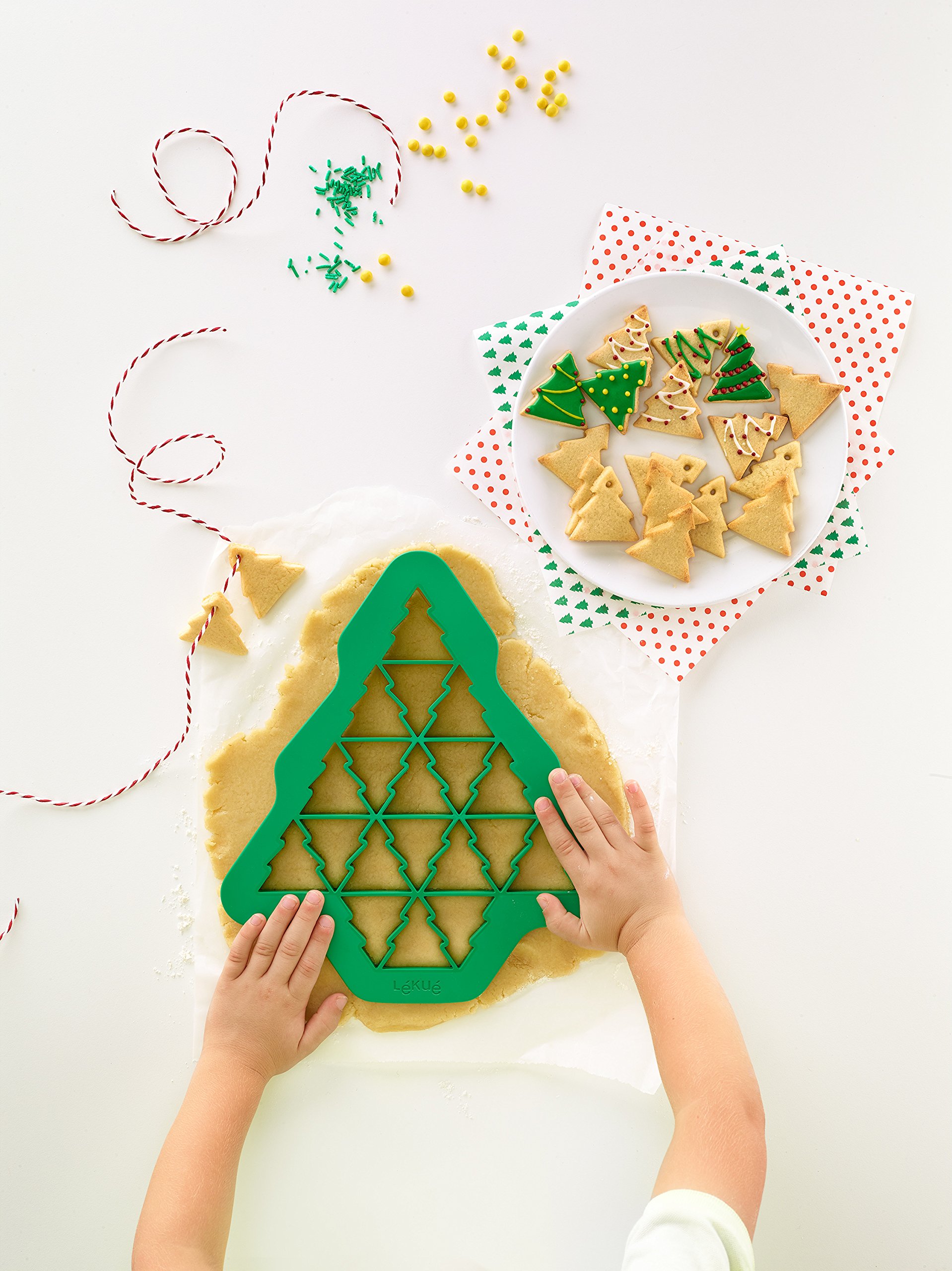Lekue Christmas Tree Cookie Cutter Puzzle - Green Holiday Baking Decorations for Christmas Cookies, DIY Desserts & Festive Party Treats