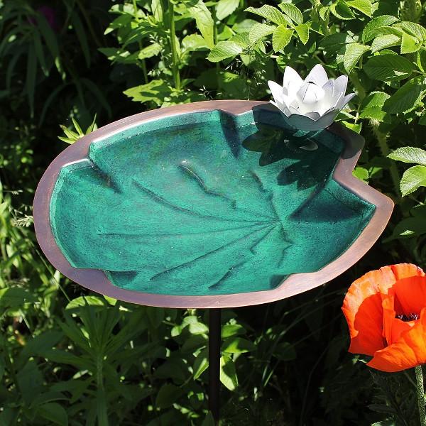 Lilypad Birdbath - Decorative Garden Bird Bath with Natural Leaf Design for Outdoor Bird Watching & Garden Decor