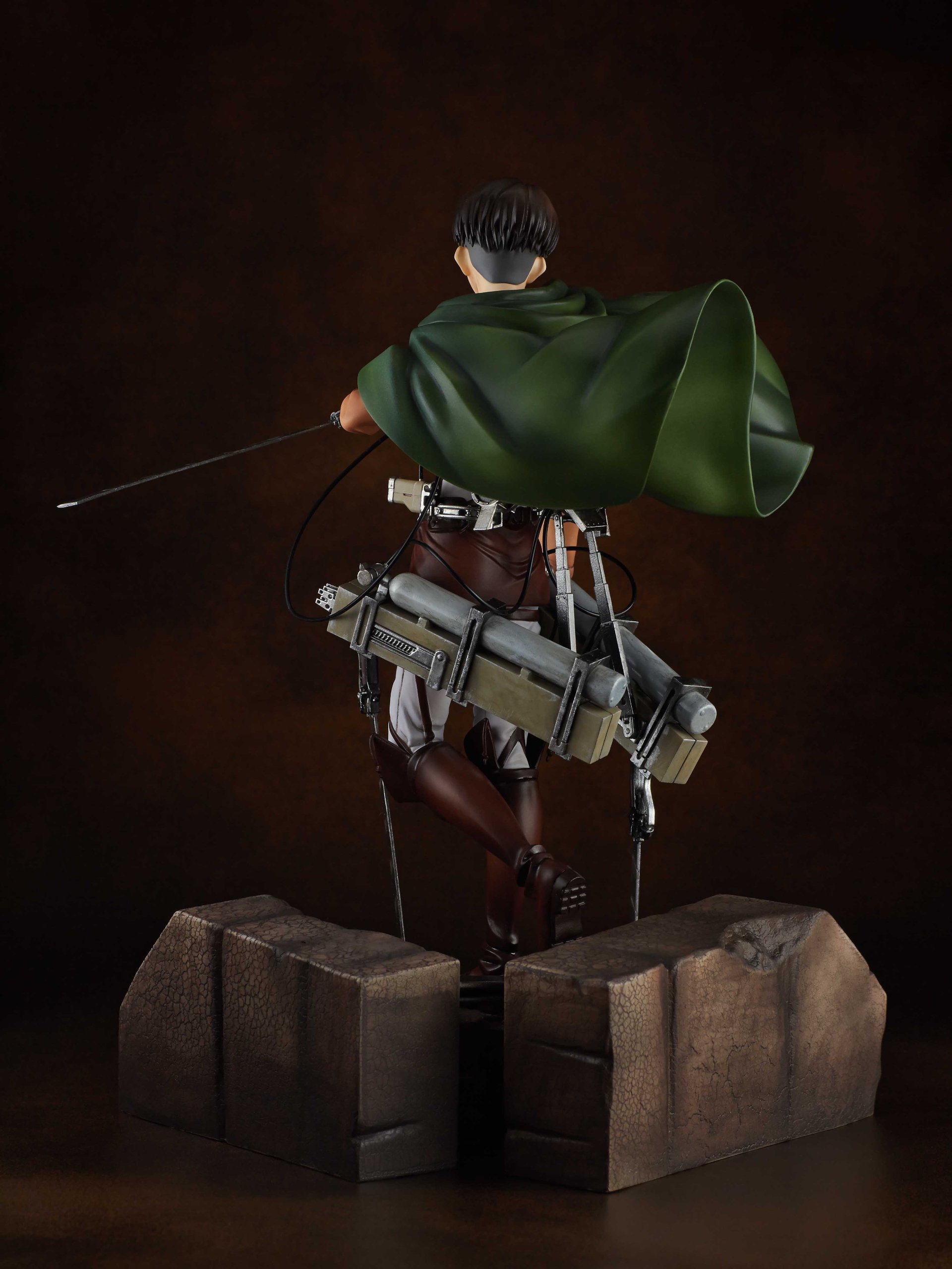 Attack on Titan Levi PVC Action Figure - 1/7 Scale Anime Collectible Model for Fans - Perfect for Display, Gifts, and Anime Enthusiast Collections