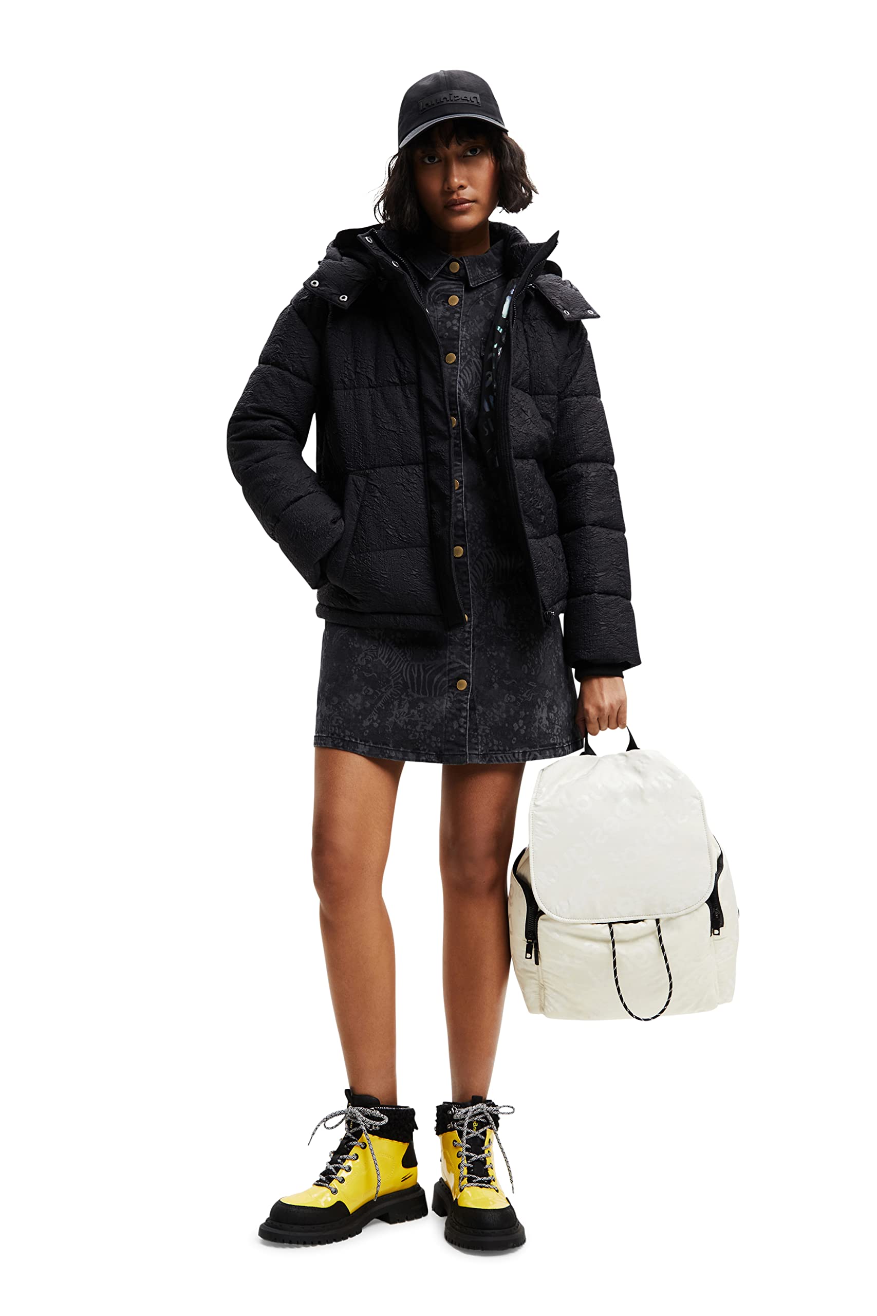 Desigual Women's Padded Short Overcoat Jacket - Stylish Winter Coat with Warm Padding for Casual Outings, Work & Travel