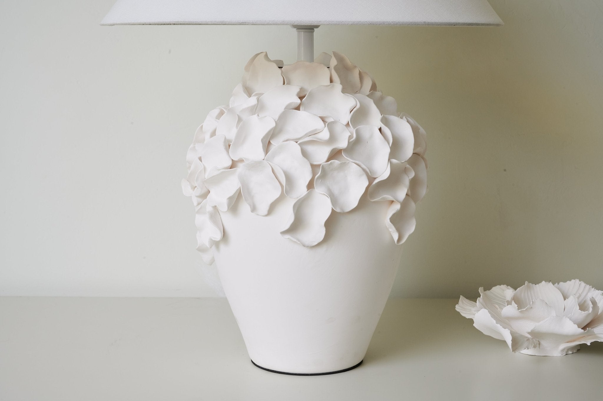 Florae Ceramic Table Lamp - Modern Home Decor for Living Room, Bedroom & Office - Elegant Lighting for Cozy Ambience